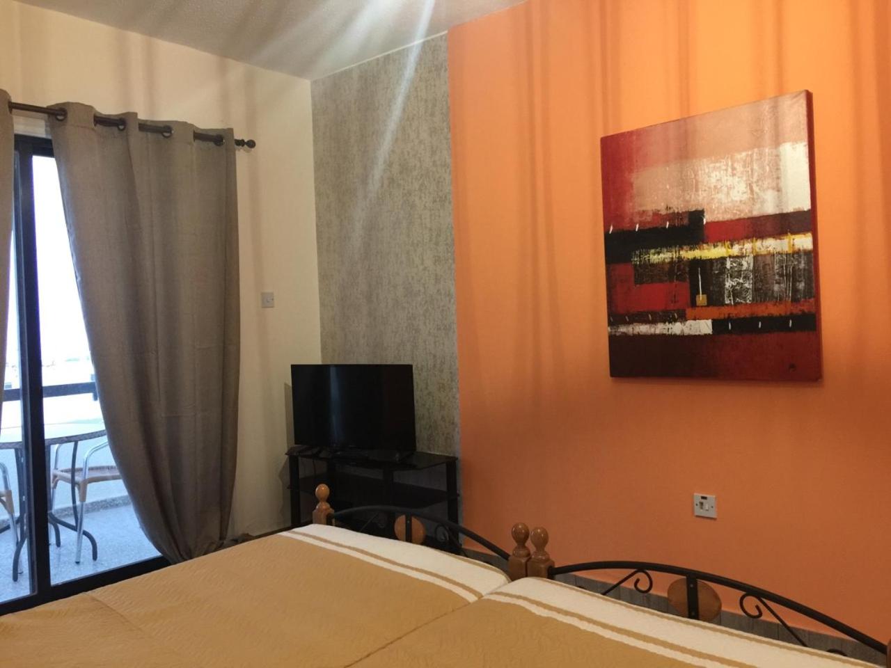 Pomelo Apartments