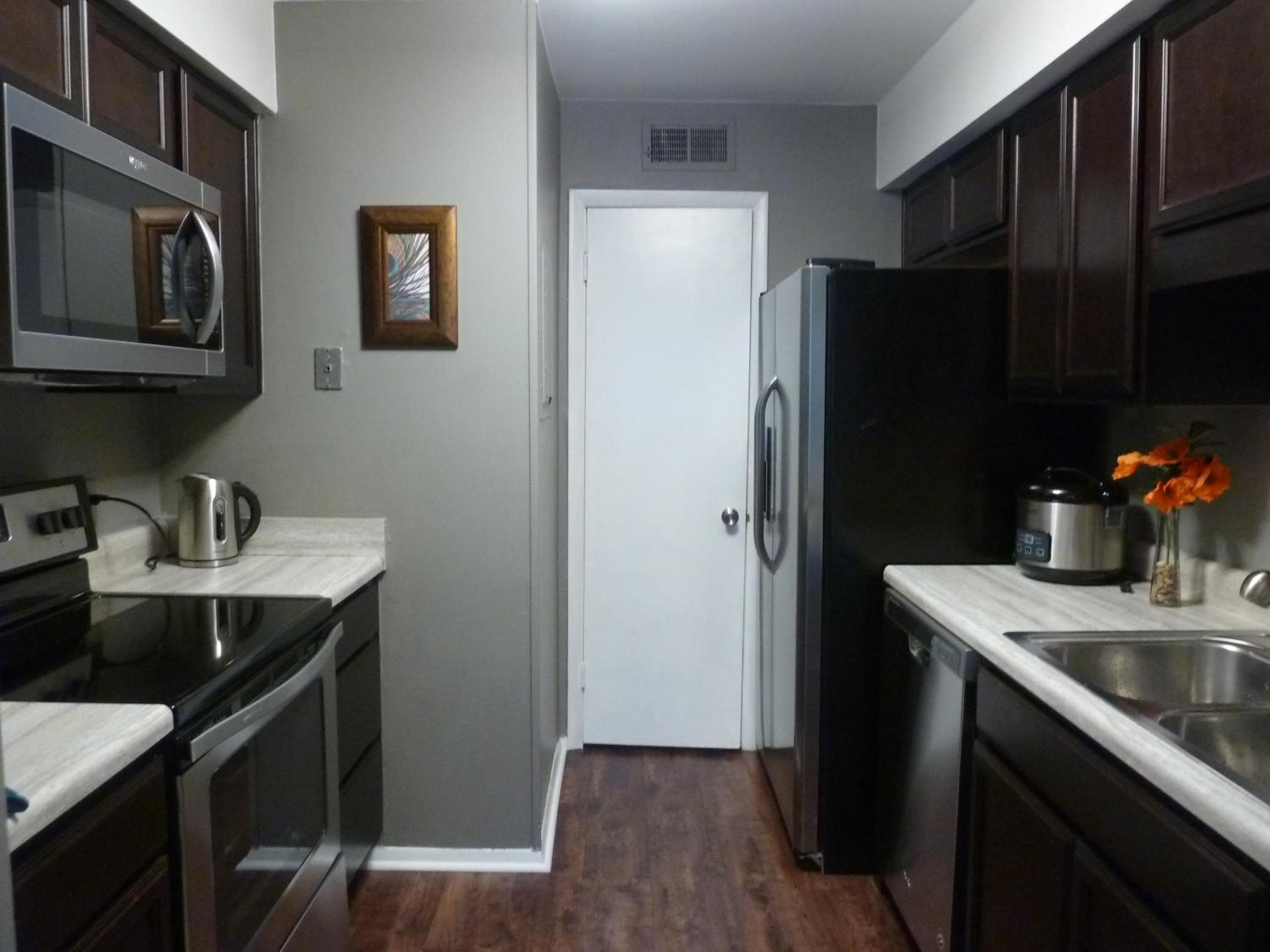 Exclusive Townhome - Central Raleigh Location view 5