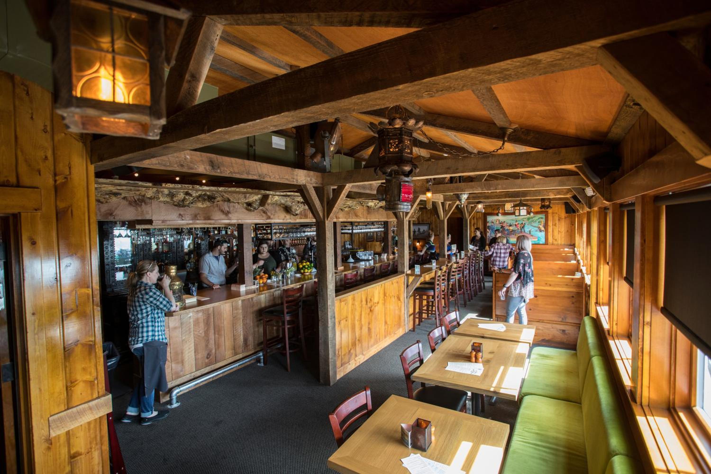 McMenamins Kalama Harbor Lodge
