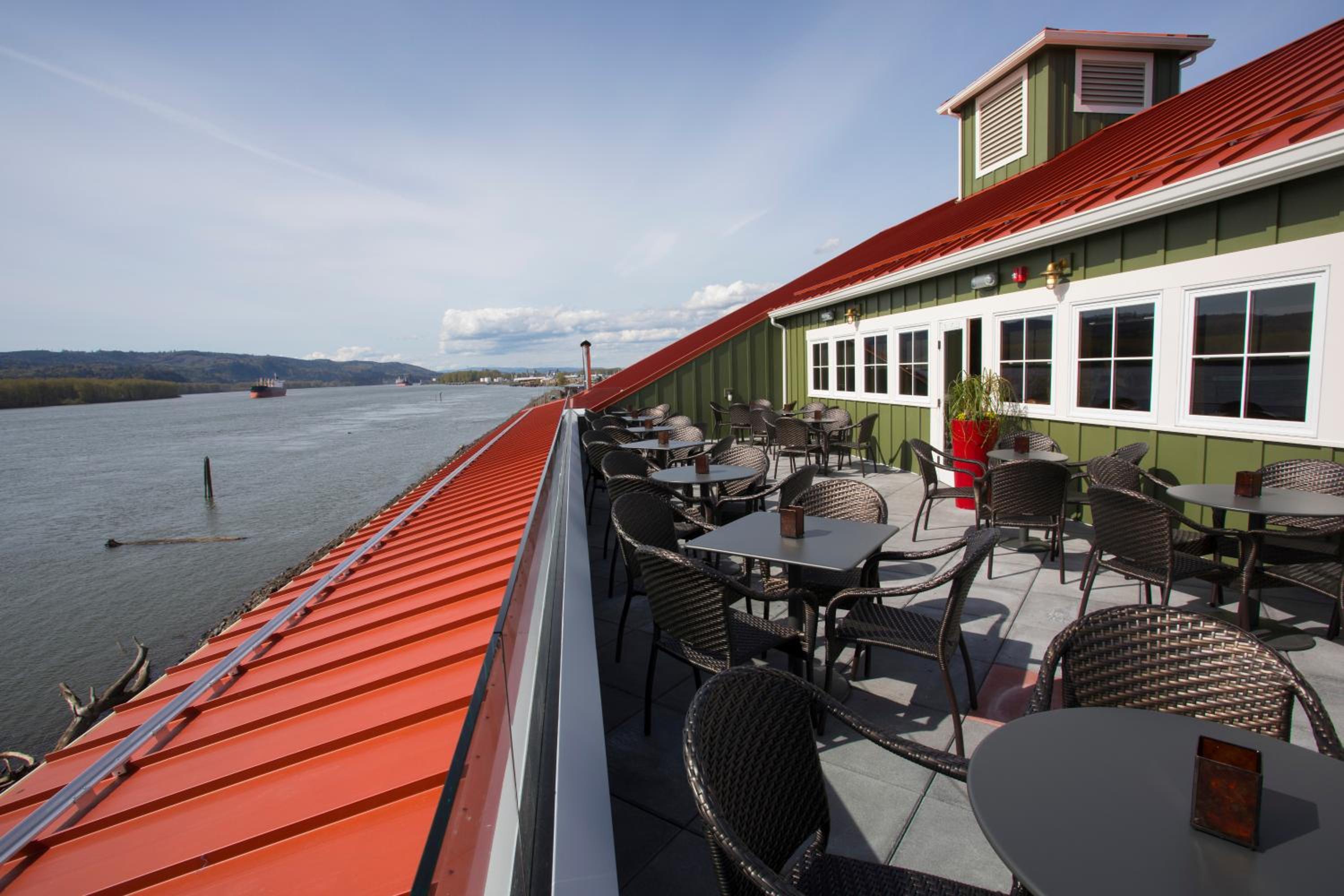 McMenamins Kalama Harbor Lodge