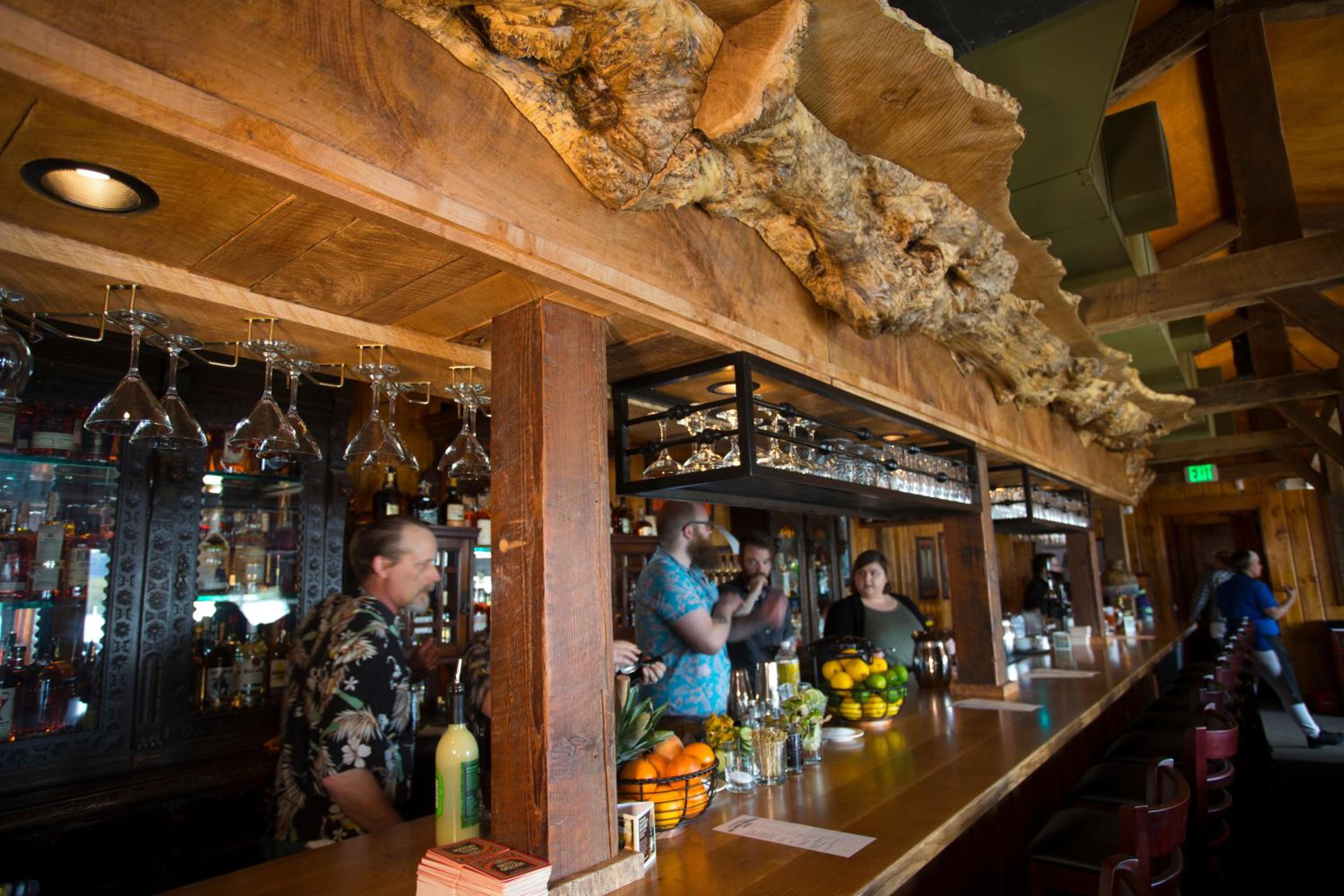 McMenamins Kalama Harbor Lodge