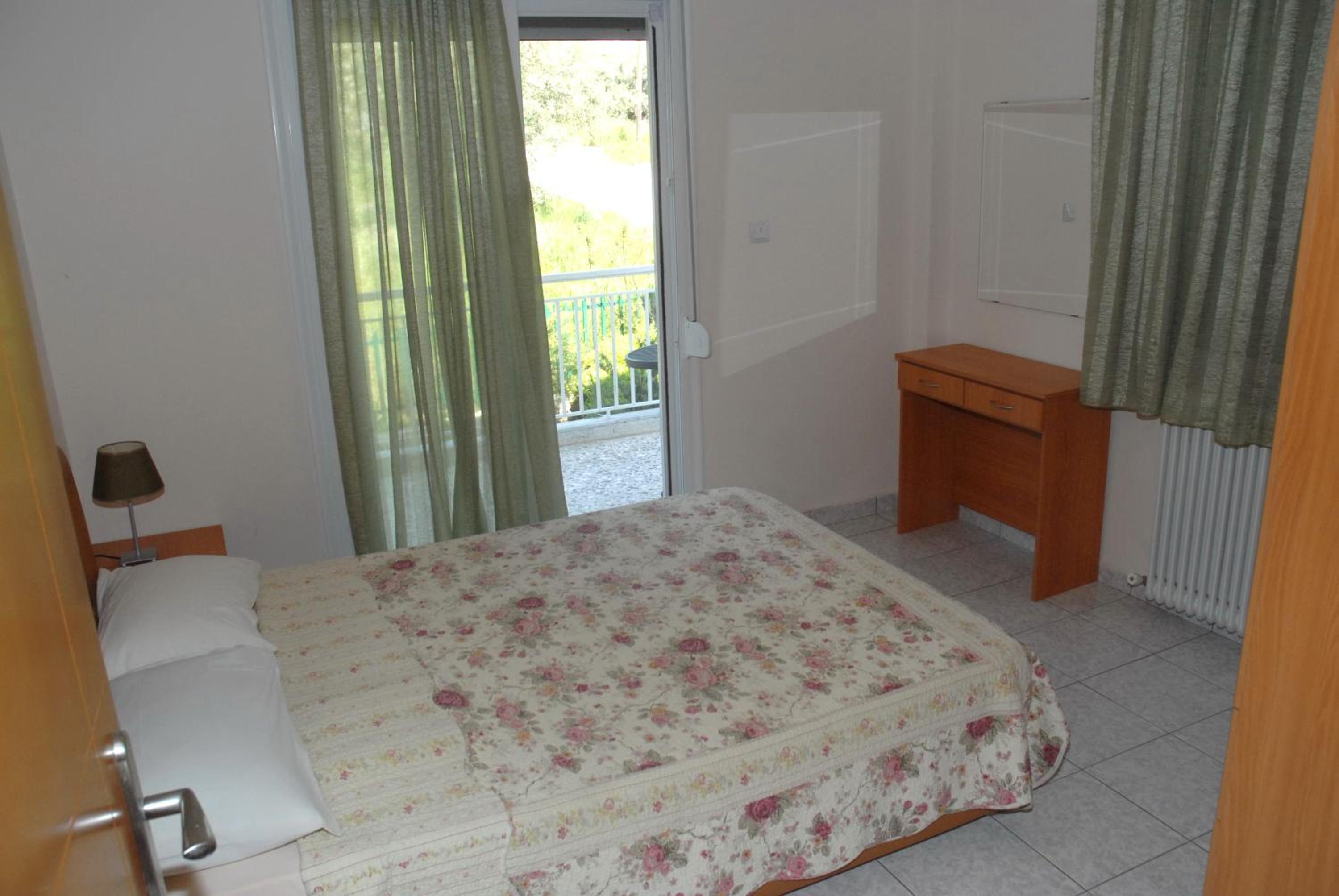 Anestis Apartments & rooms