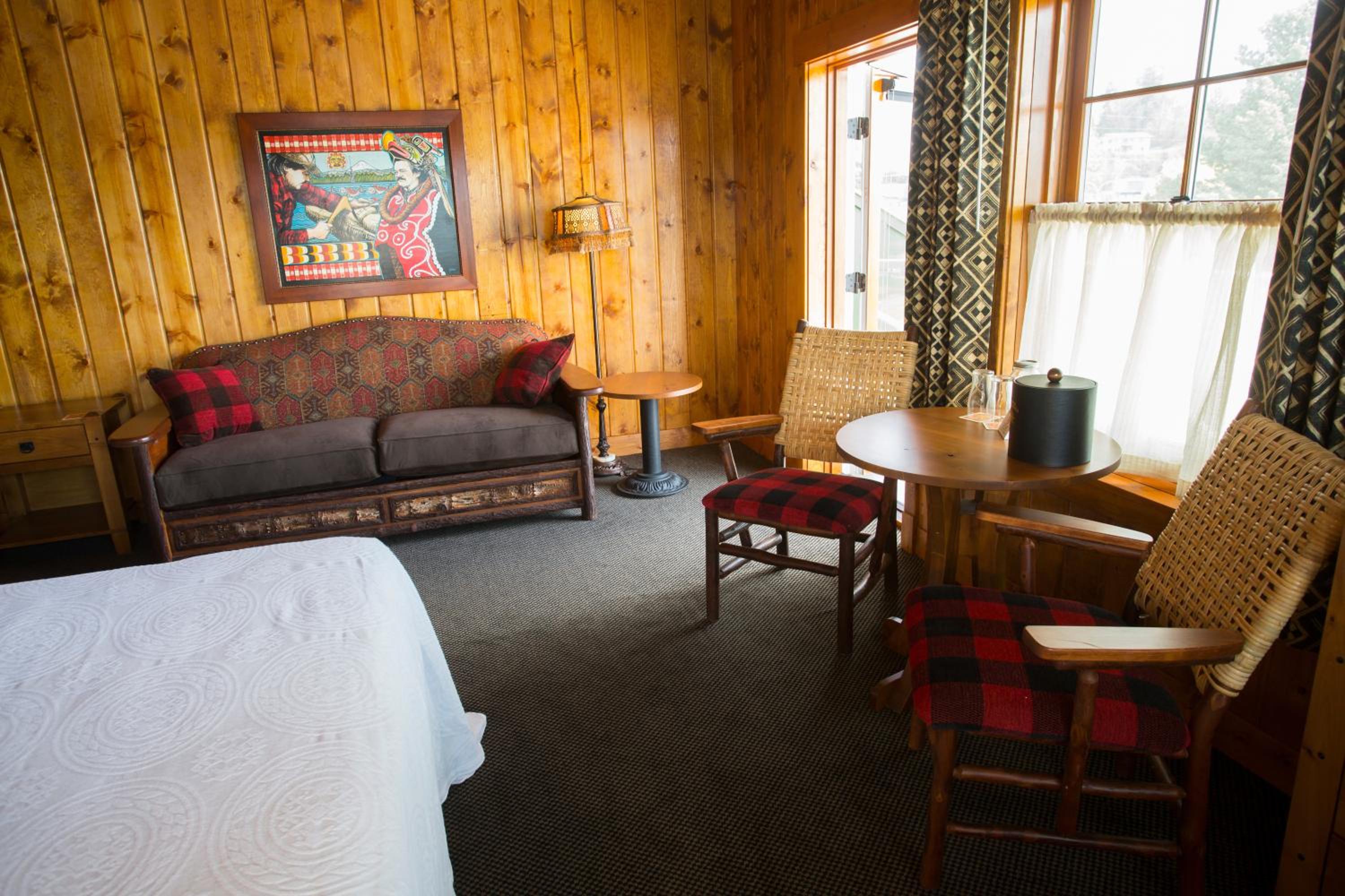 McMenamins Kalama Harbor Lodge