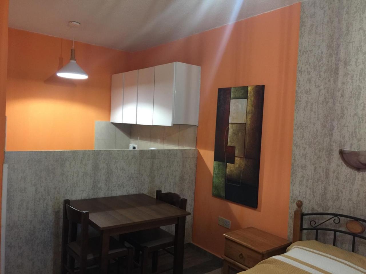 Pomelo Apartments