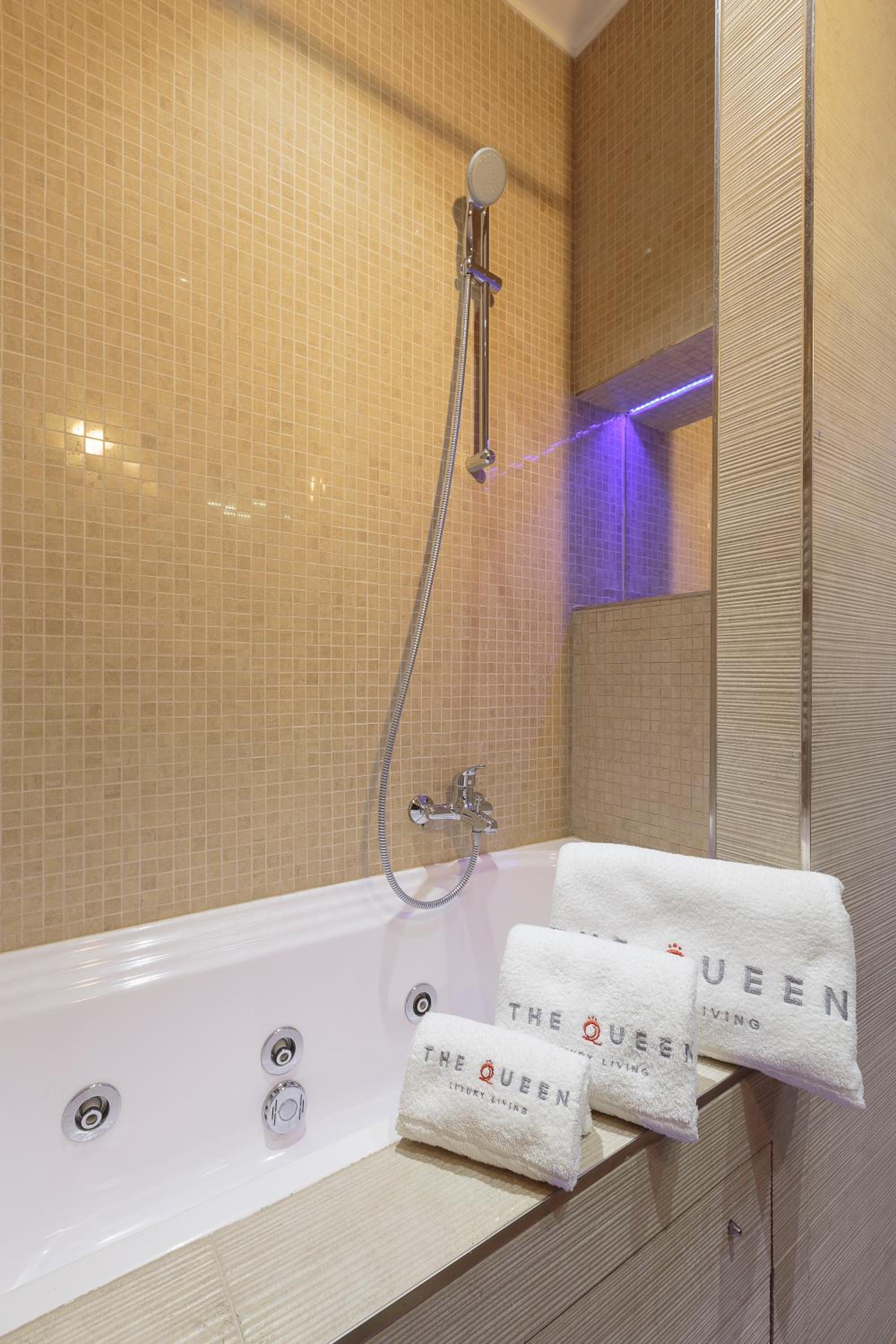 The Queen Luxury Apartments - Villa Liberty