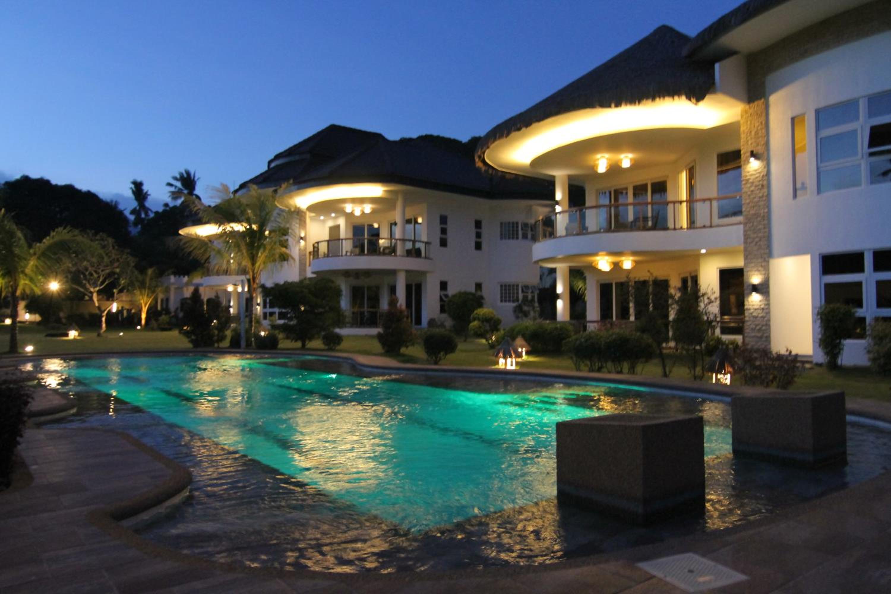Vida Homes Condo Resort