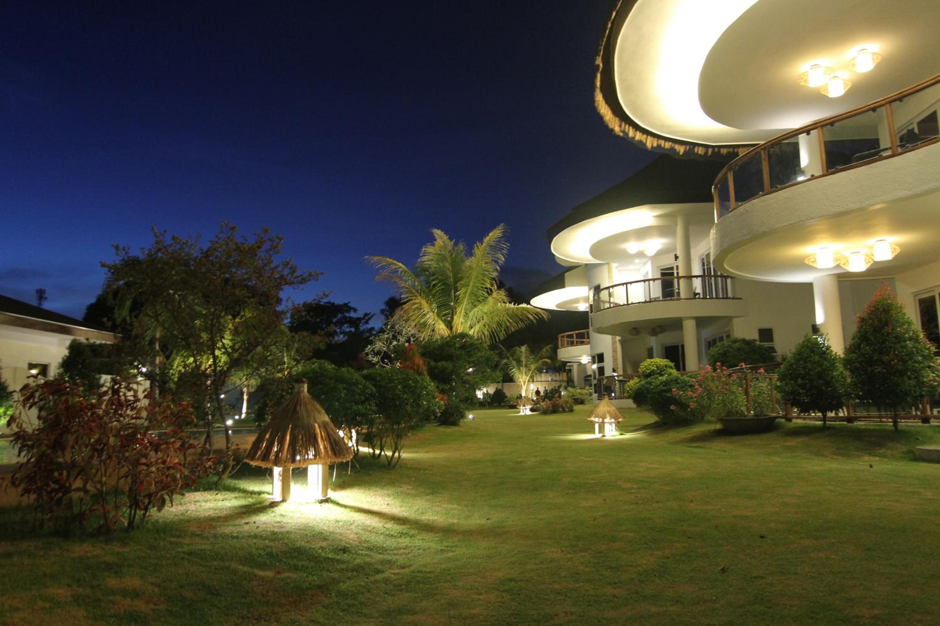Vida Homes Condo Resort