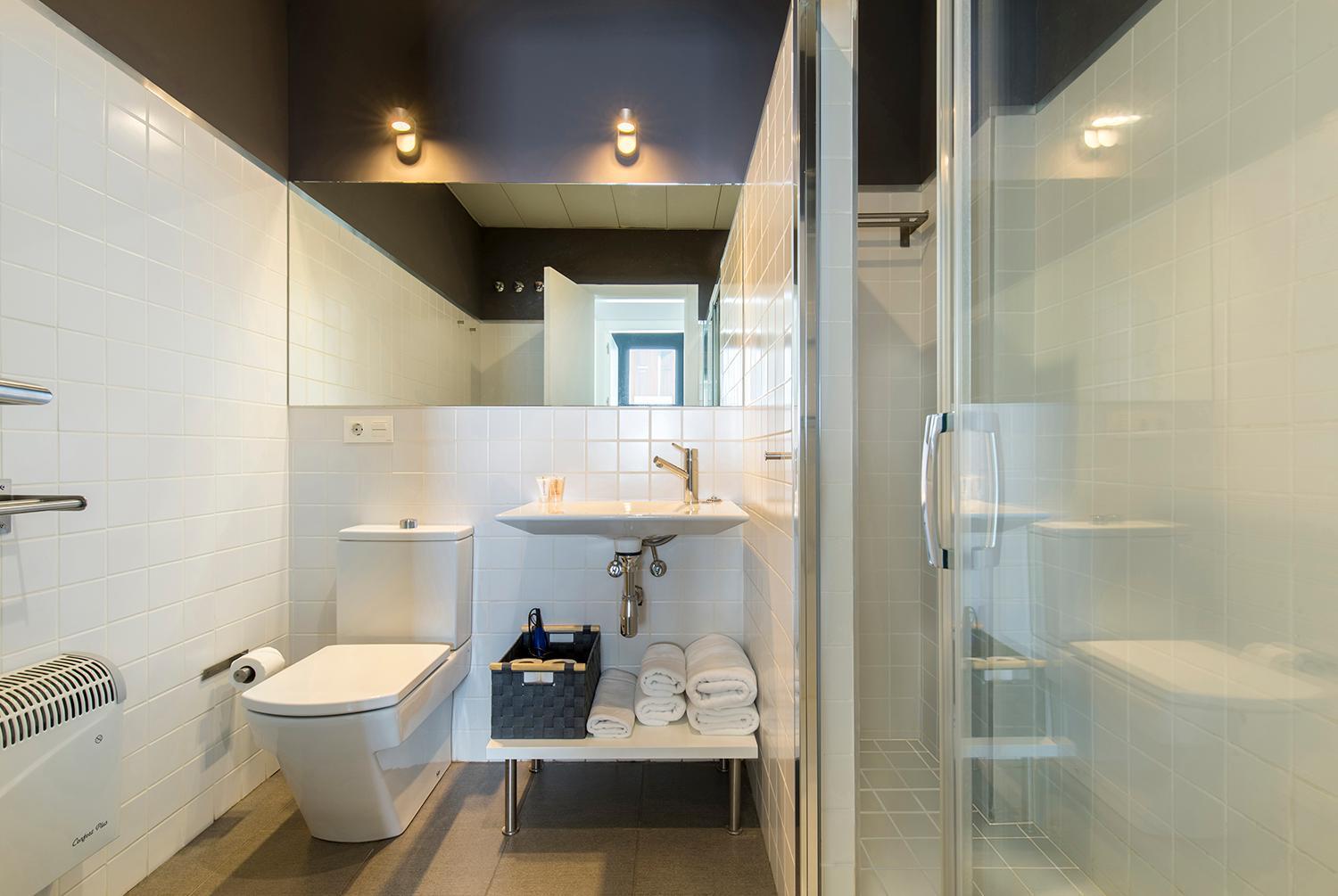 tuGuest Elvira Suites photo 5