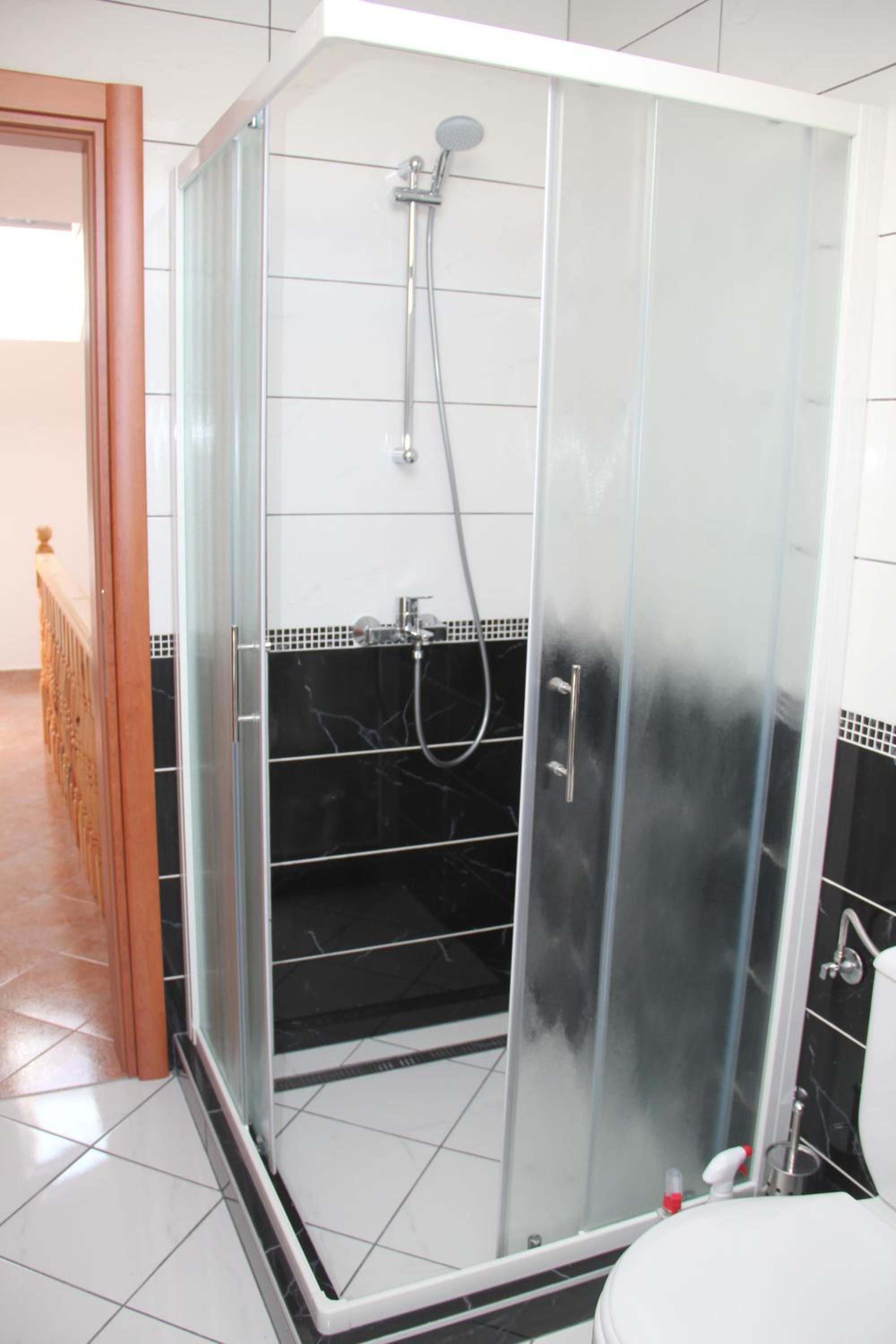Photo 51