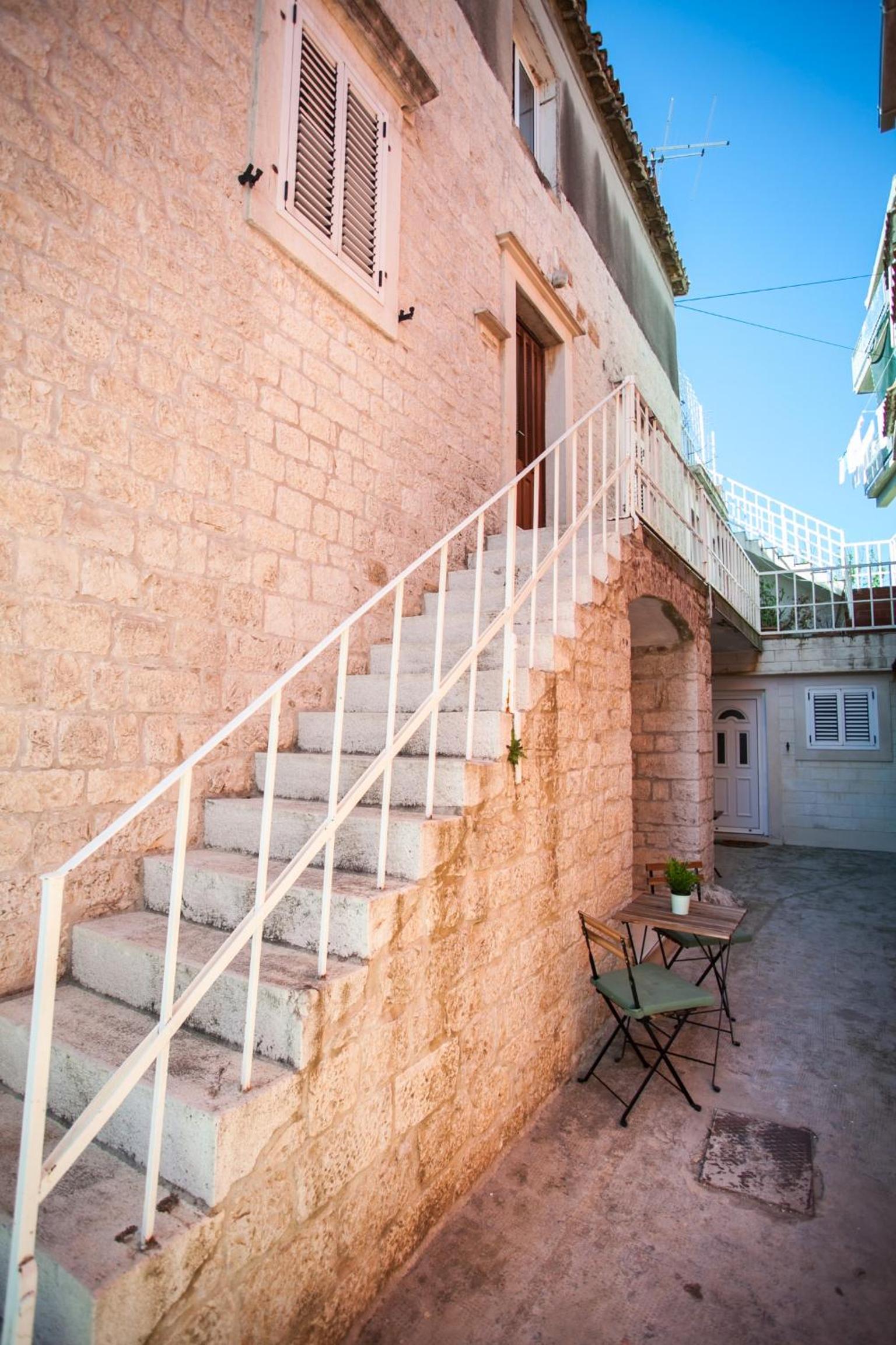 Apartments Emotha