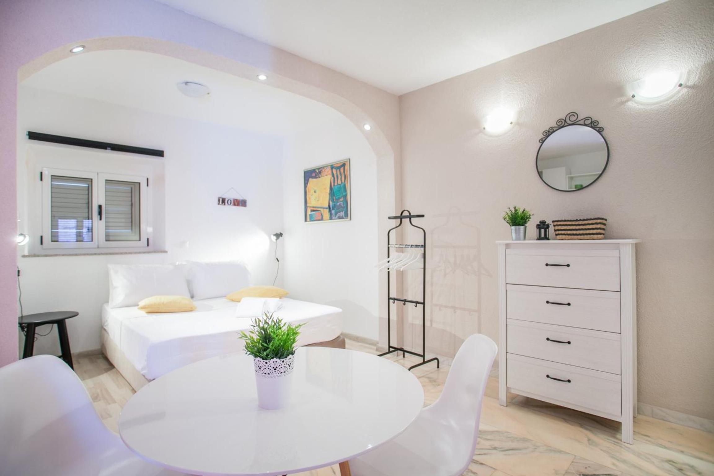 Apartments Emotha
