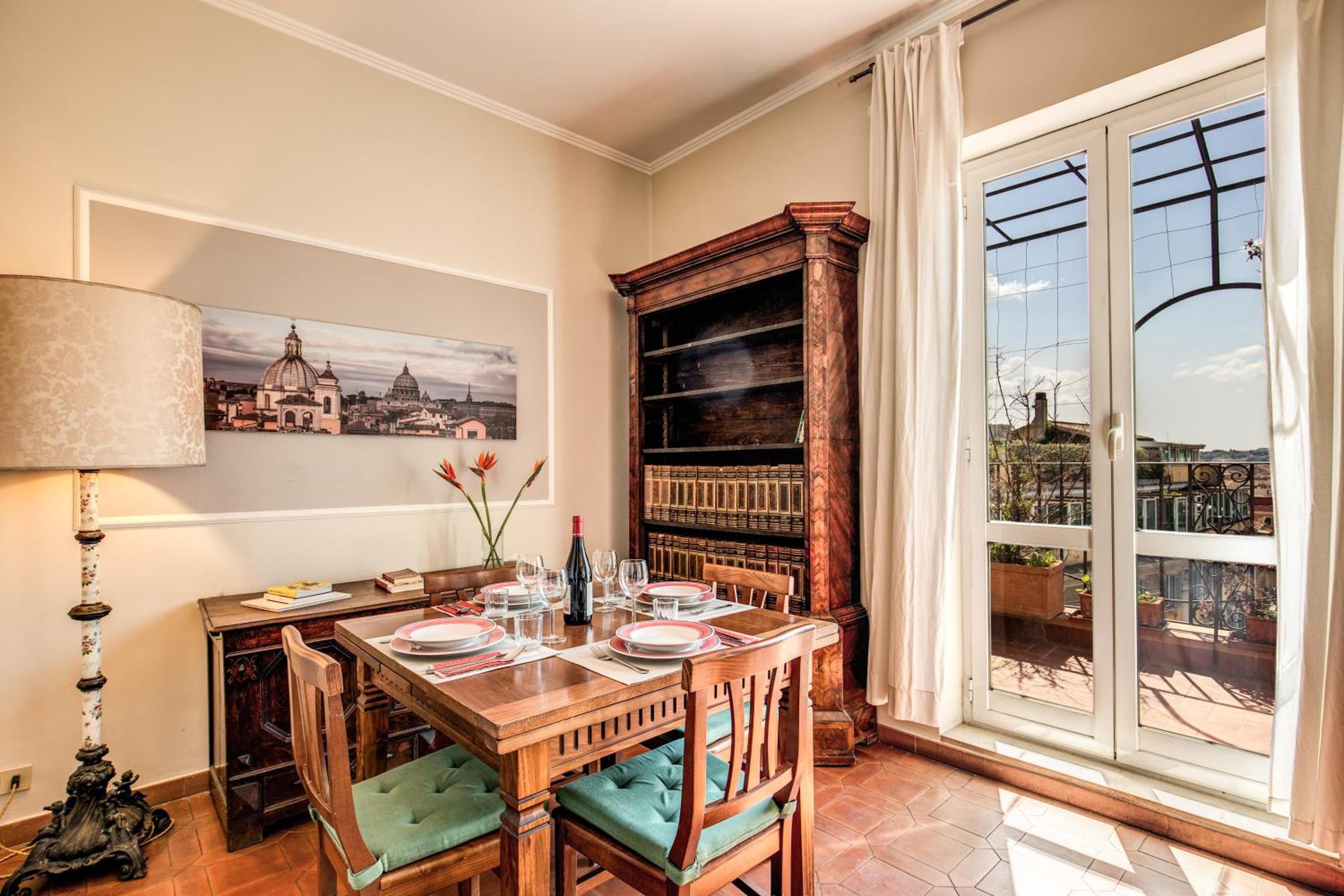 Tritone Top House