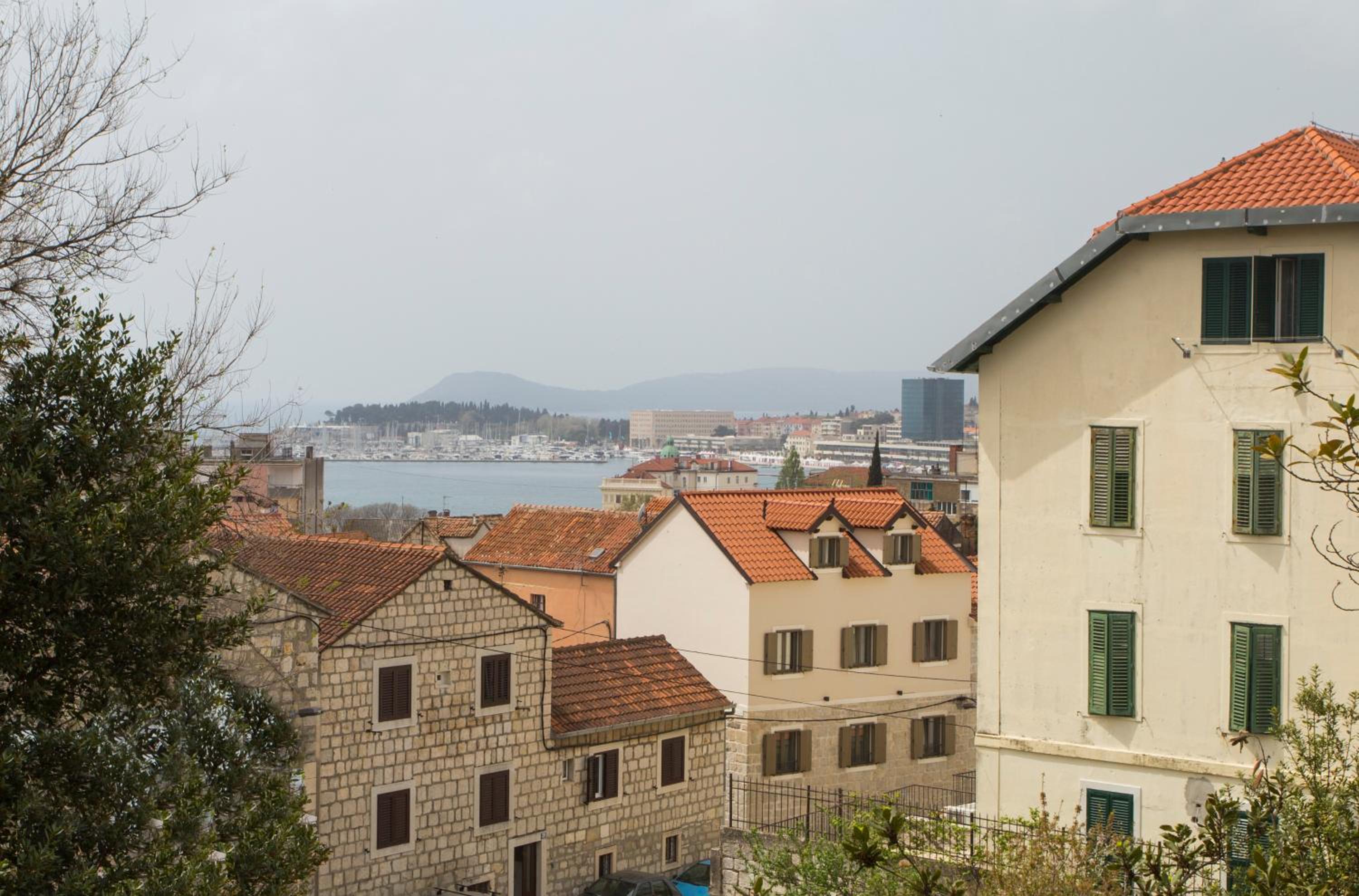 Antique beautiful apartment in center with terrace & sea view view 3