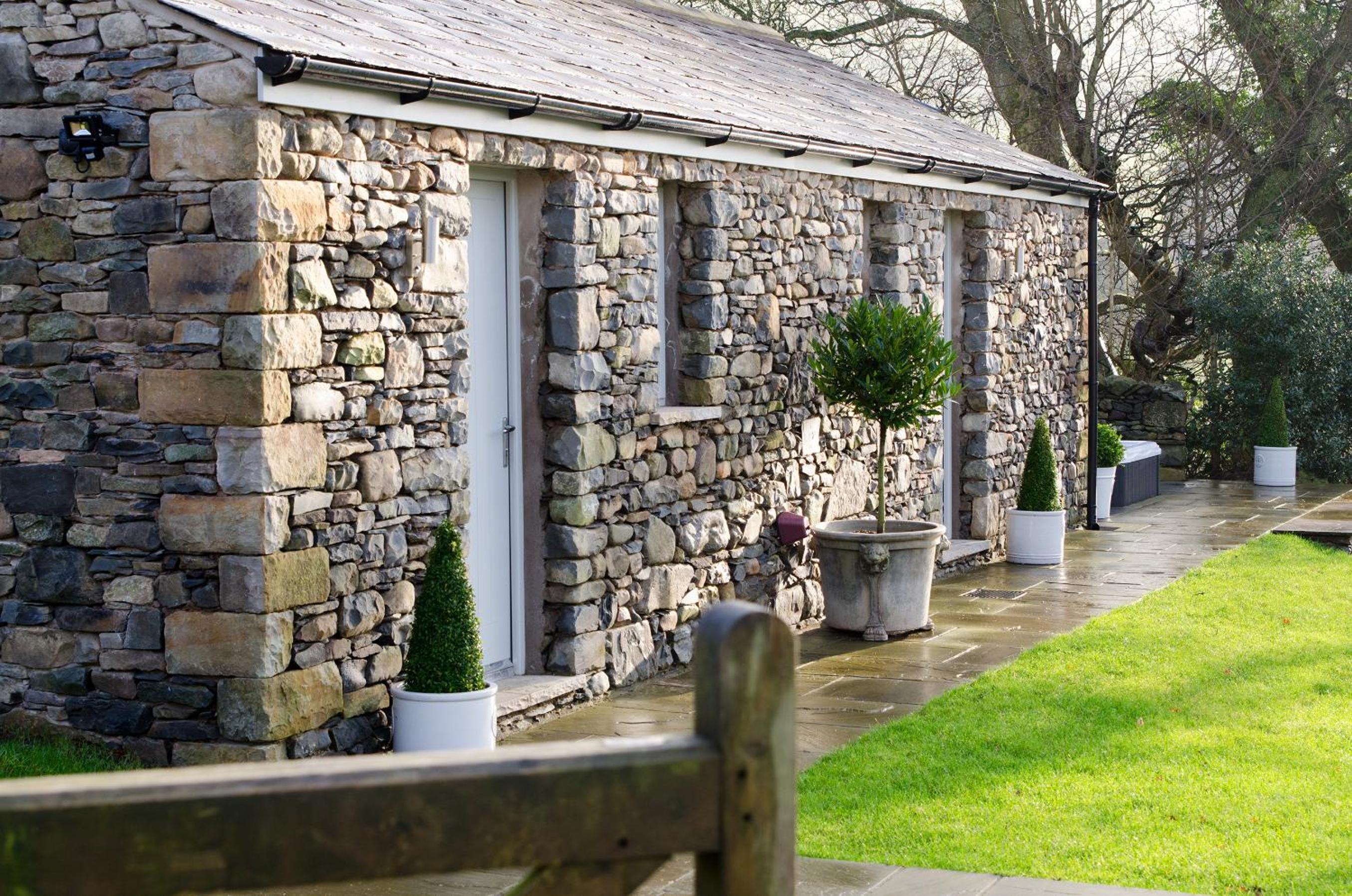 Hotel The Cow Shed - with hot tub - Image 1
