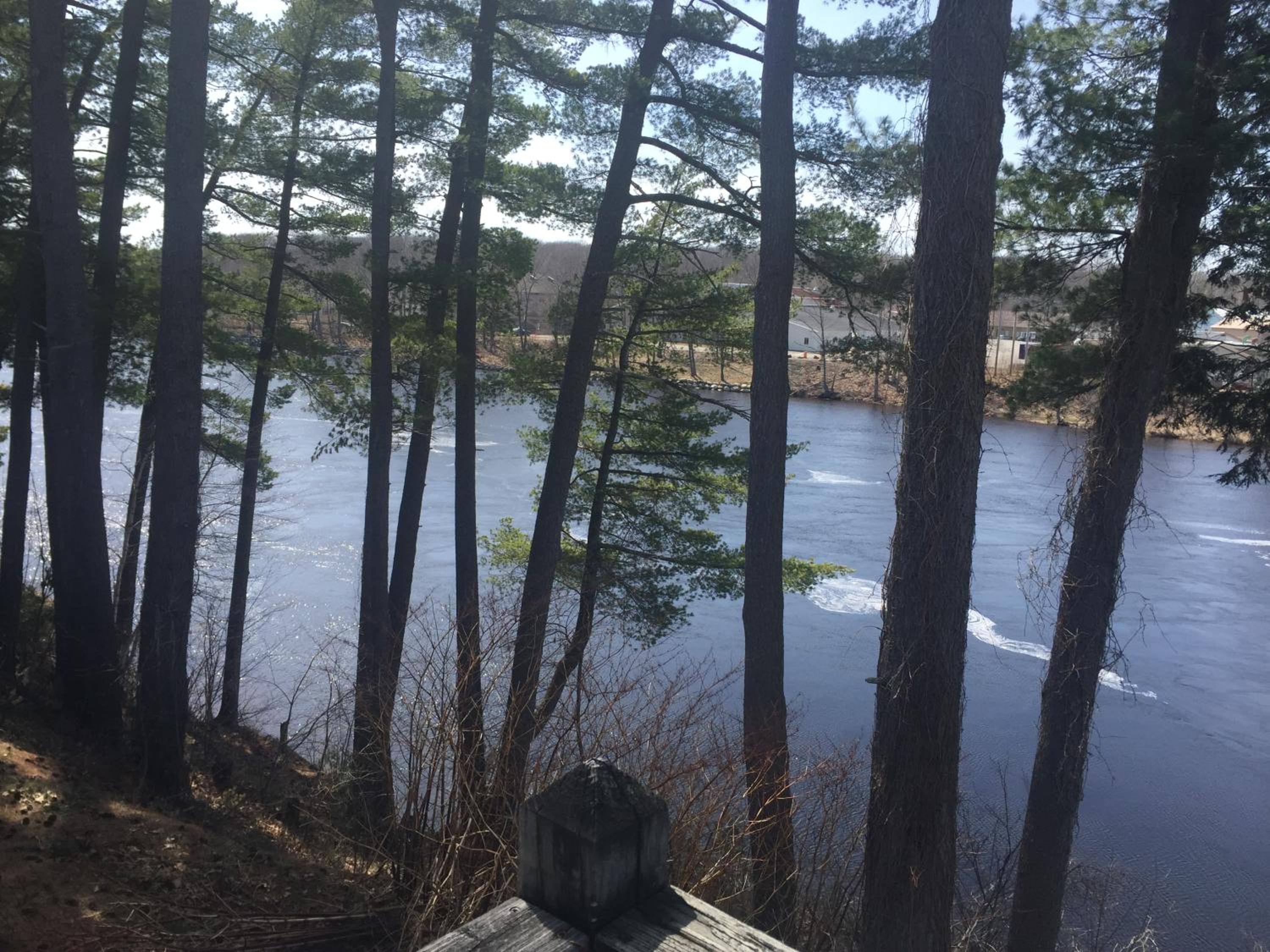 Milford Motel On the River