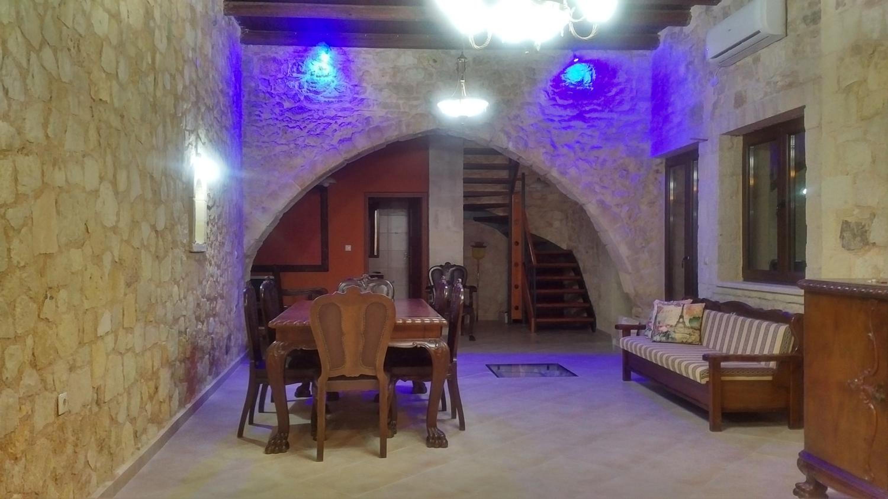 Venetian Cistern Villa