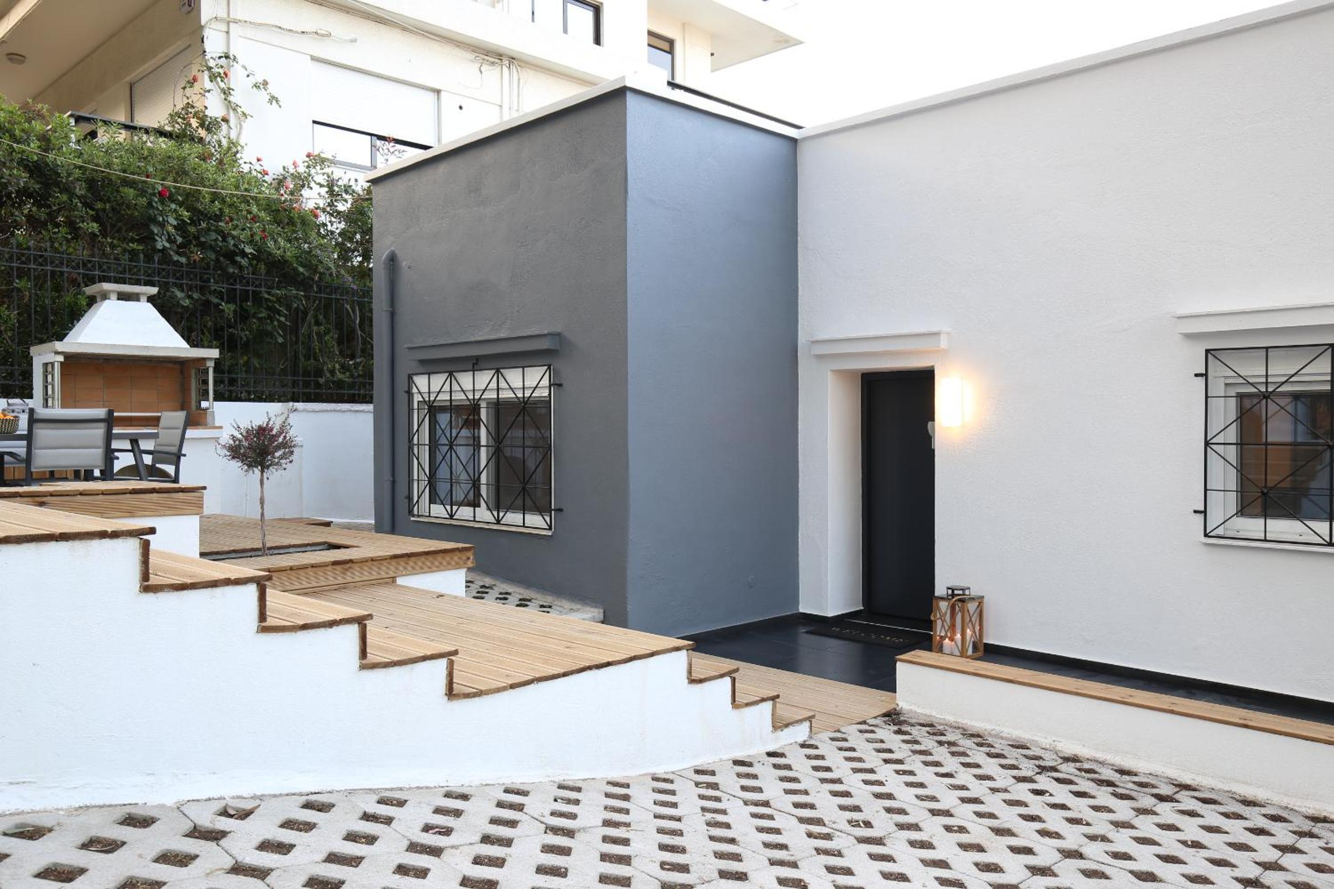 Little Small Villa In Psychiko, Athens