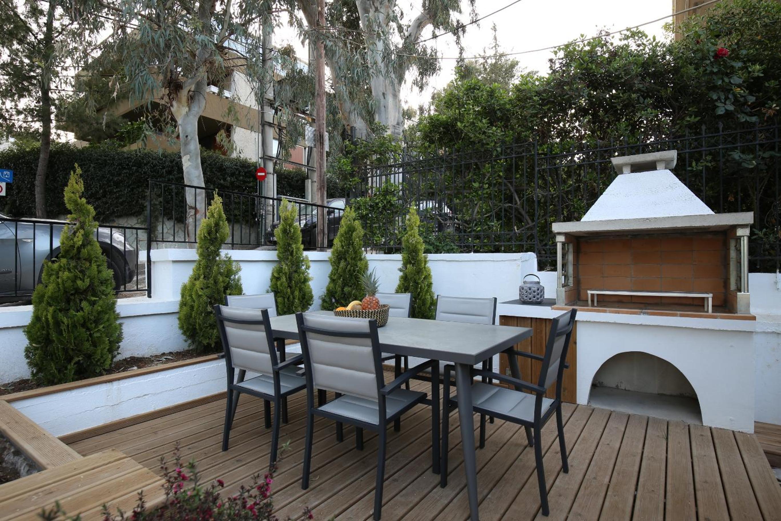 Little Small Villa In Psychiko, Athens