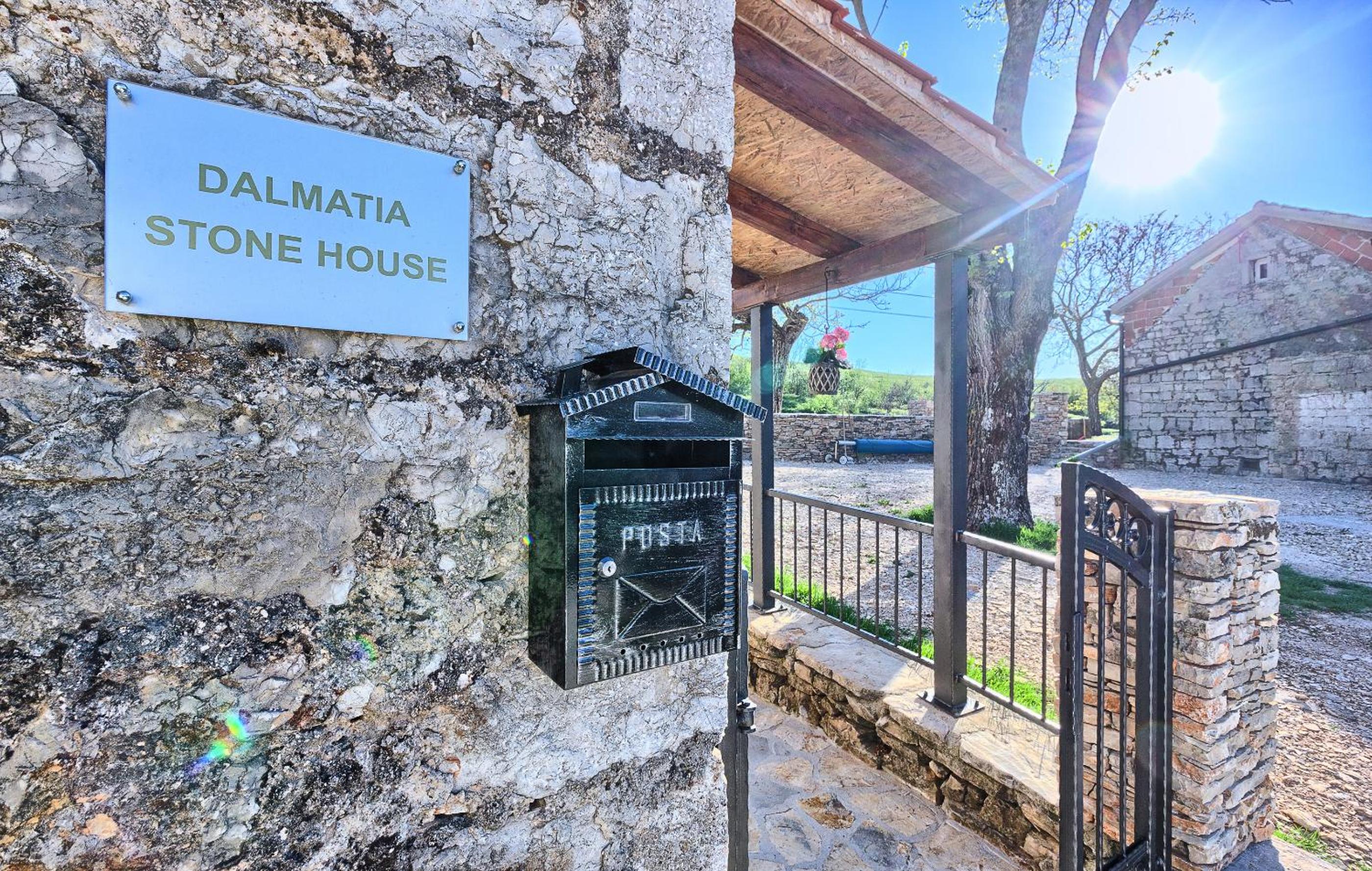 Hotel Dalmatia Stone House - heated pool - Image 1