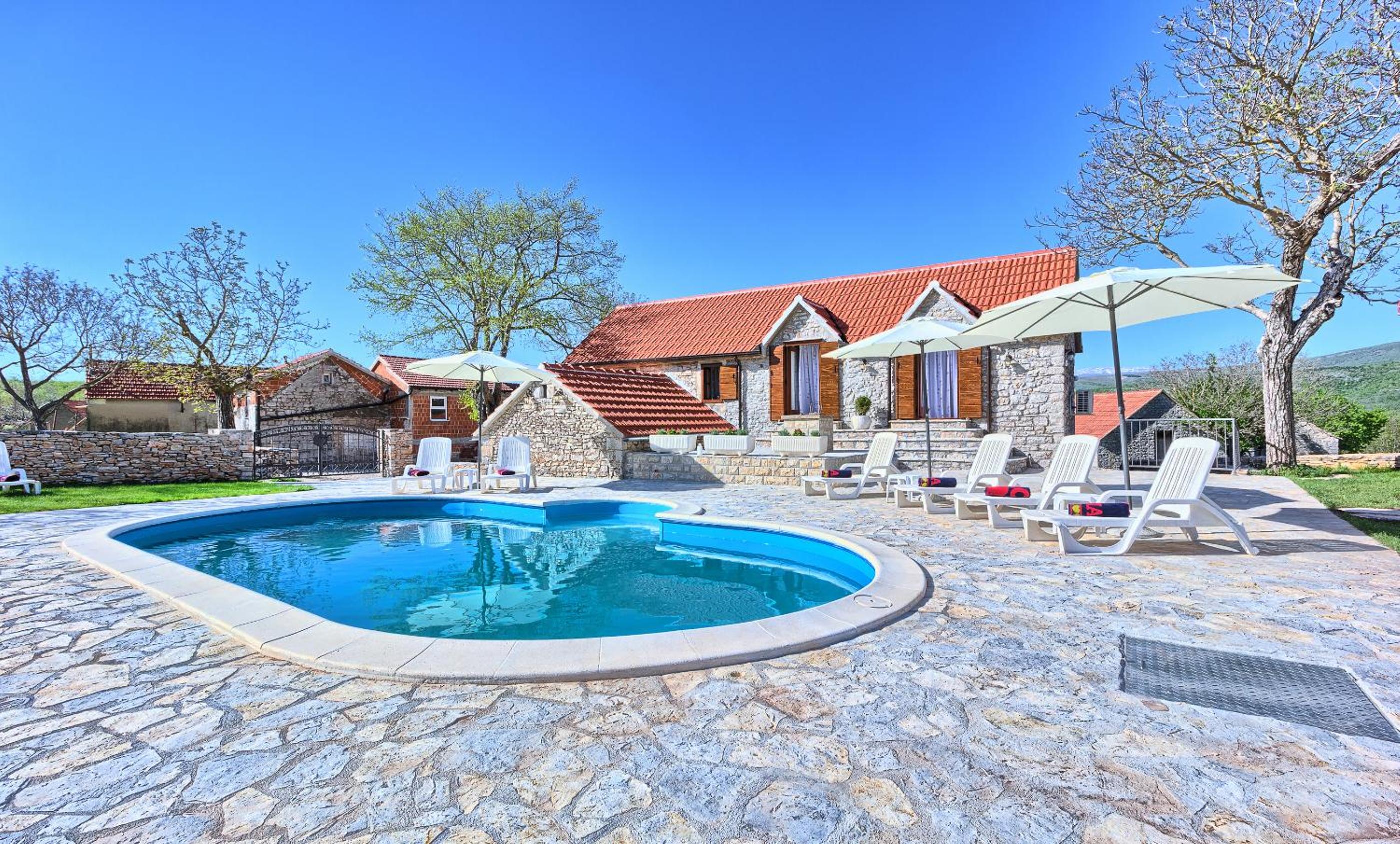 Dalmatia Stone House - heated pool view 2