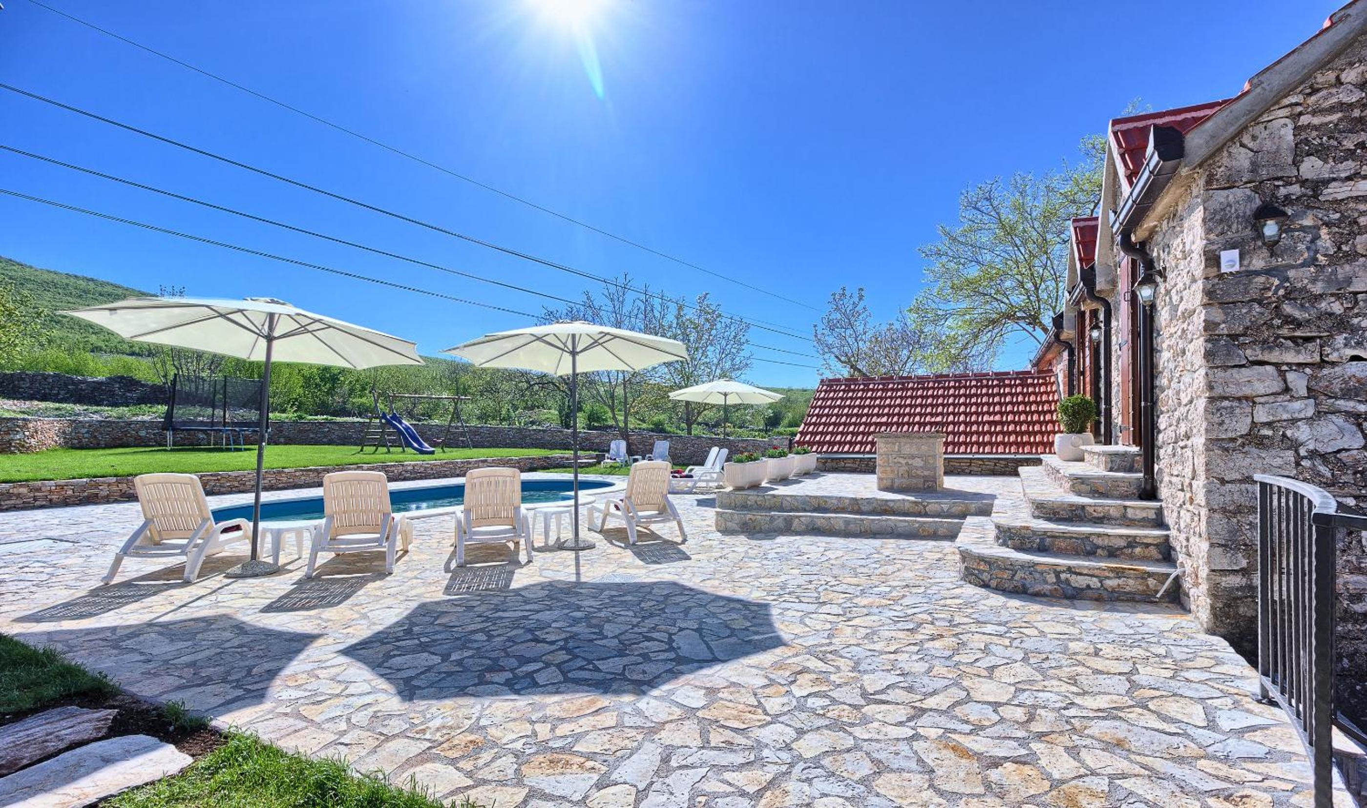 Dalmatia Stone House - heated pool view 3