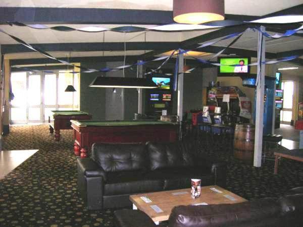 Overlander Hotel Motel