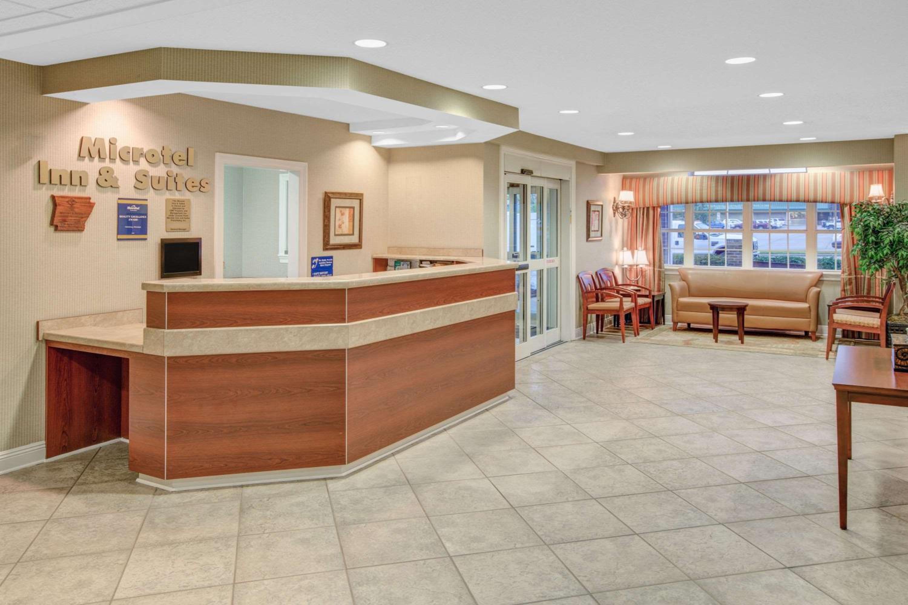 Hattiesburg Vacations - Microtel Inn  Suites by Wyndham Hattiesburg - Property Image 8