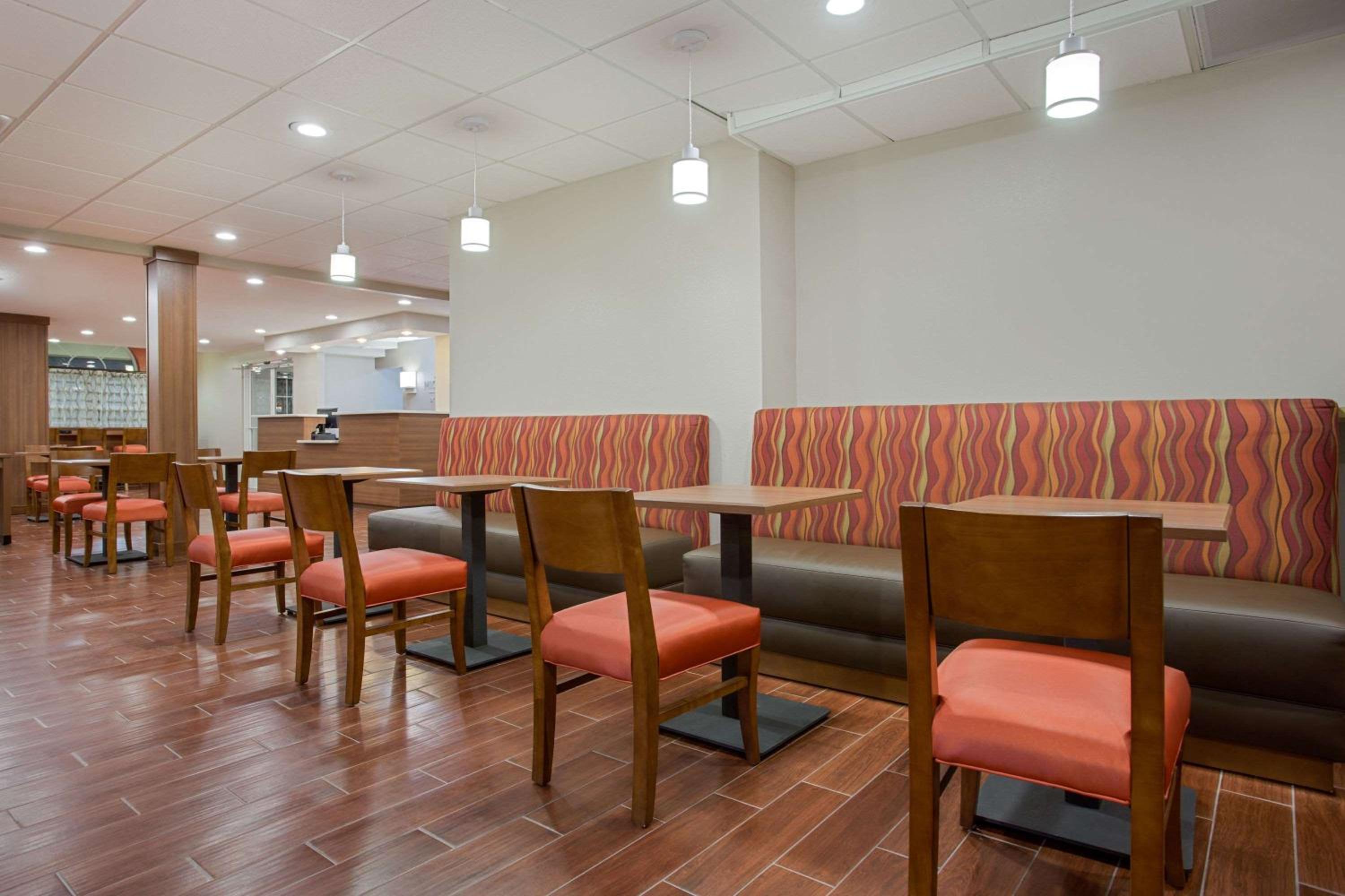 Microtel Inn & Suites by Wyndham Walterboro view 4