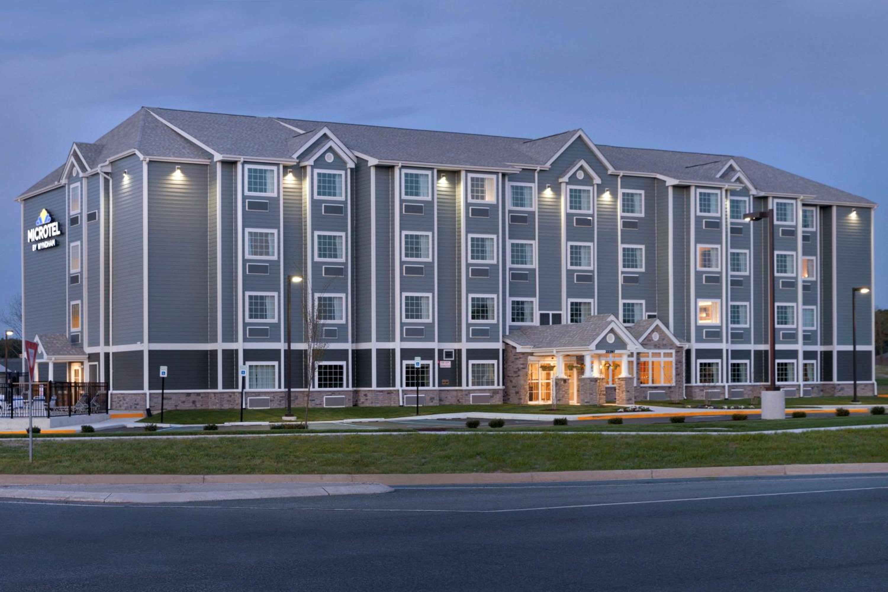 Hotel Microtel Inn & Suites by Wyndham Georgetown Delaware Beaches - Image 1