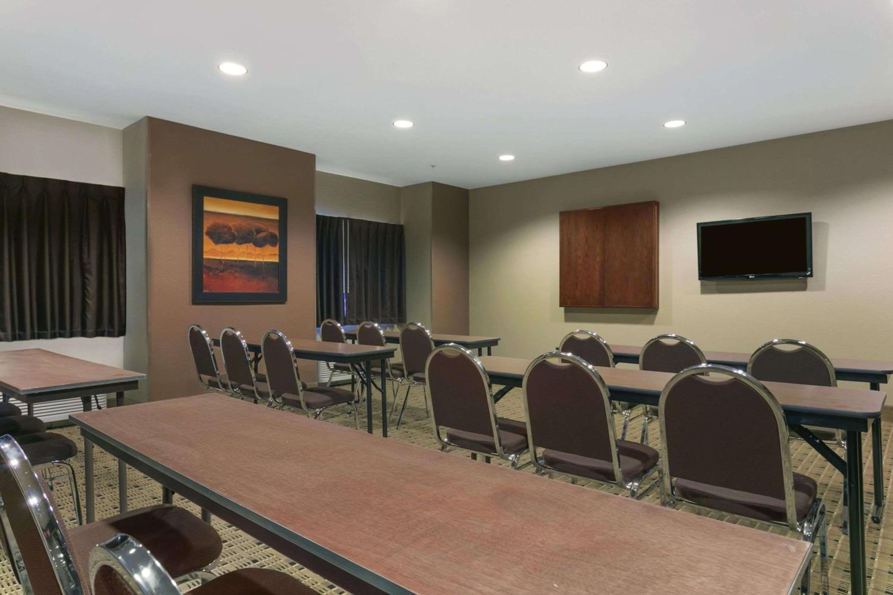 Hotel Microtel Inn & Suites by Wyndham Minot