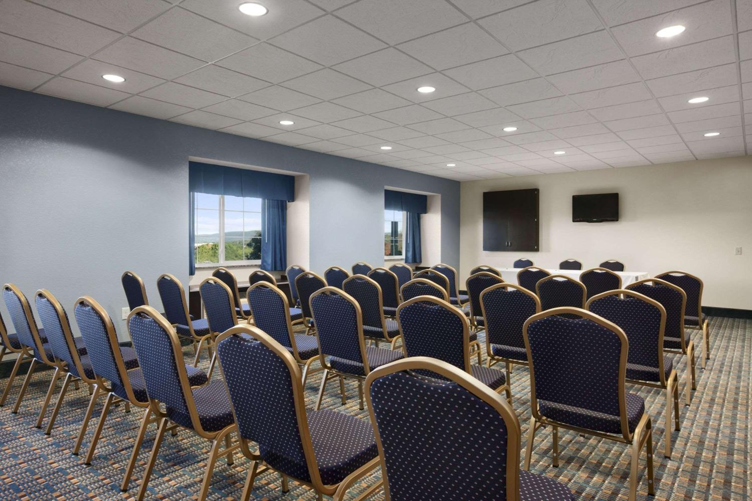 Scranton Vacations - Microtel Inn  Suites Wilkes-Barre - Property Image 5
