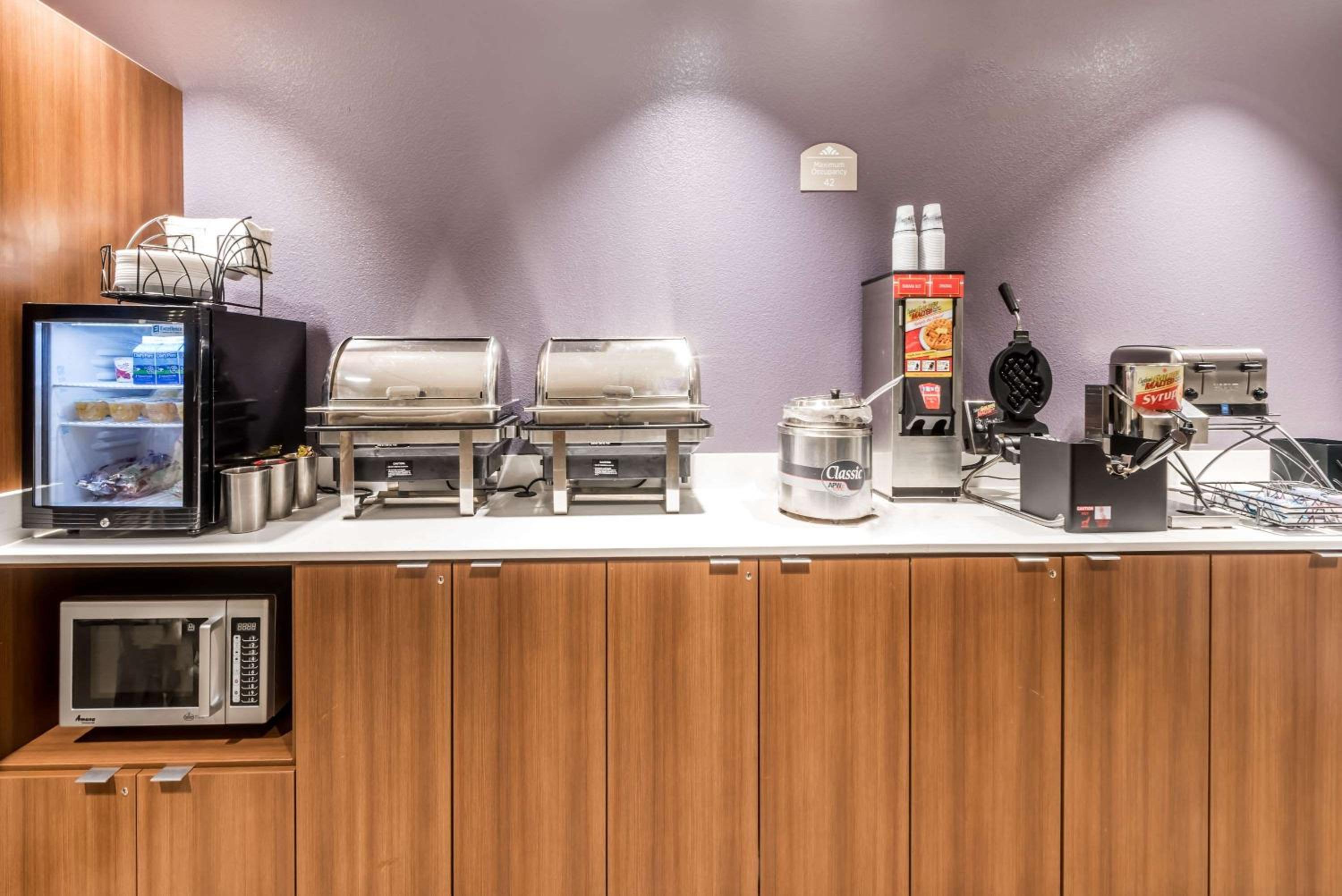 Sweetwater Vacations - Microtel Inn  Suites by Wyndham Sweetwater - Property Image 10