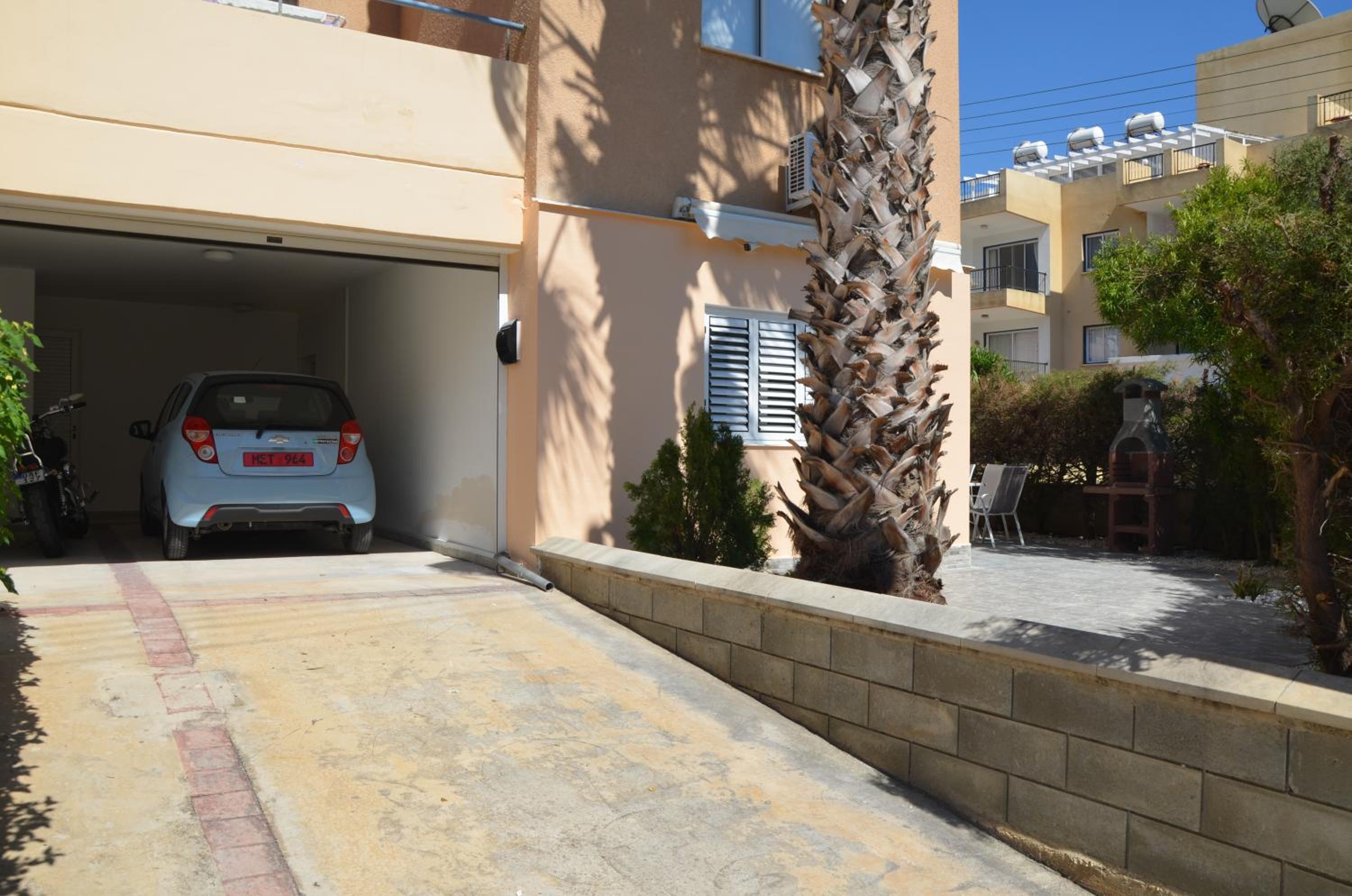 Pafia Sunbeach Townhouse
