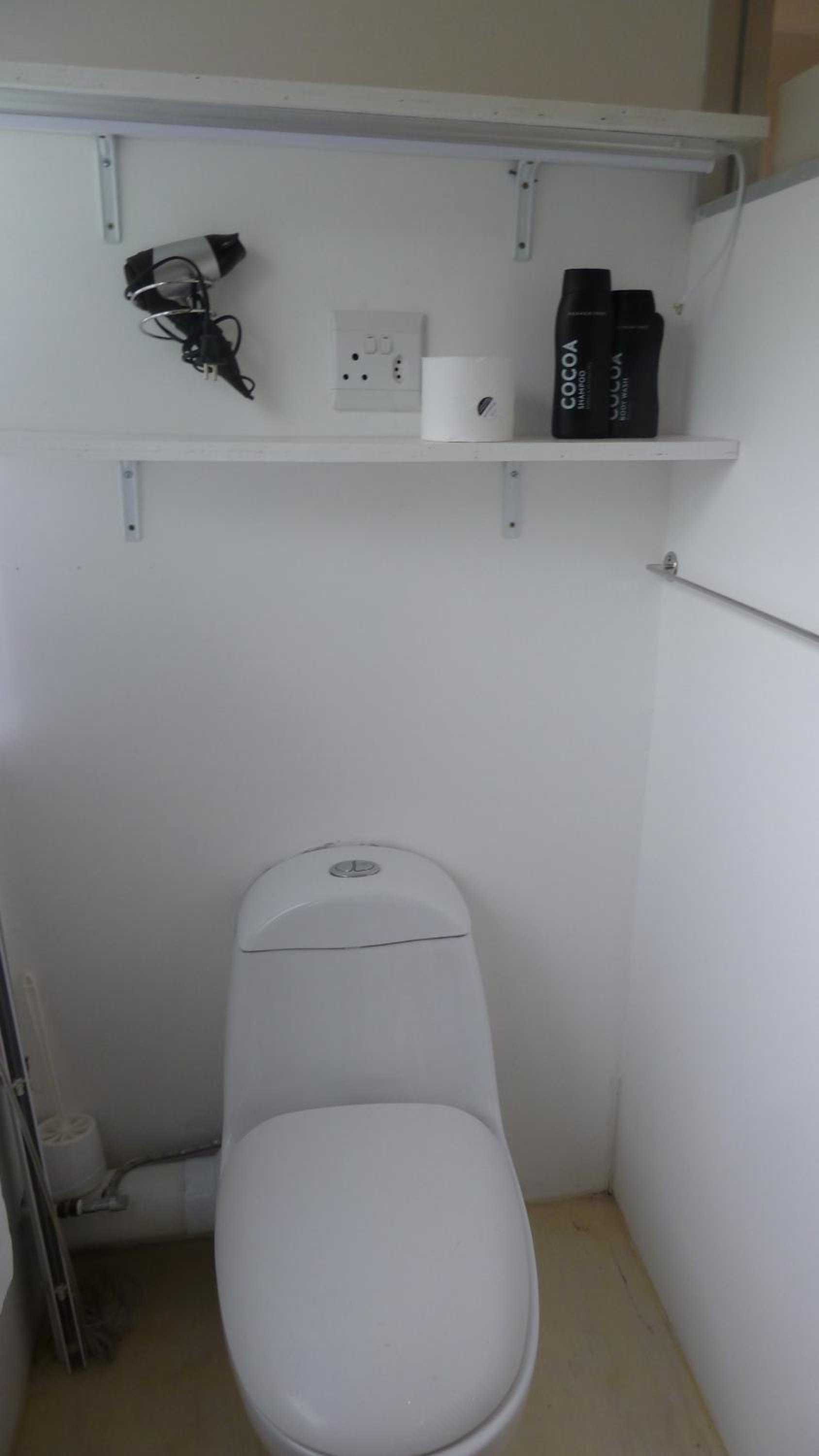 4 on Highworth Apartments and Studios
