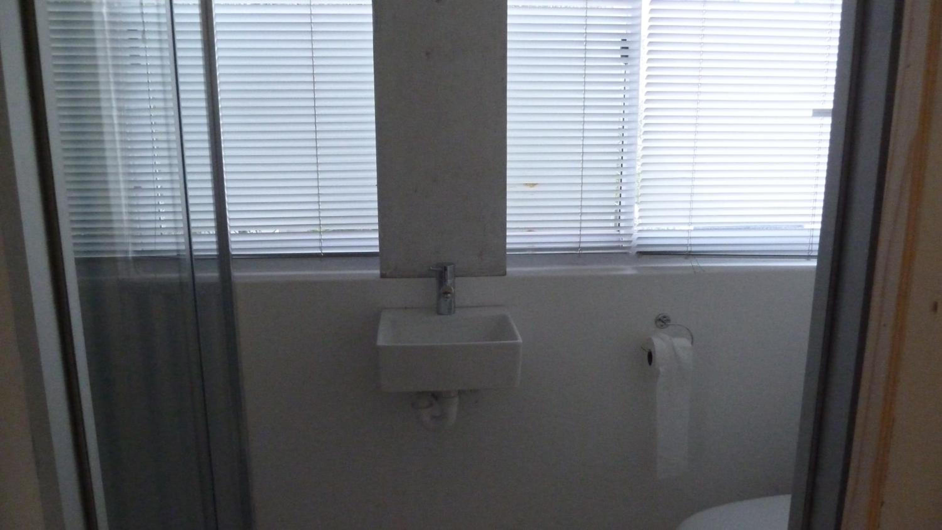 4 on Highworth Apartments and Studios