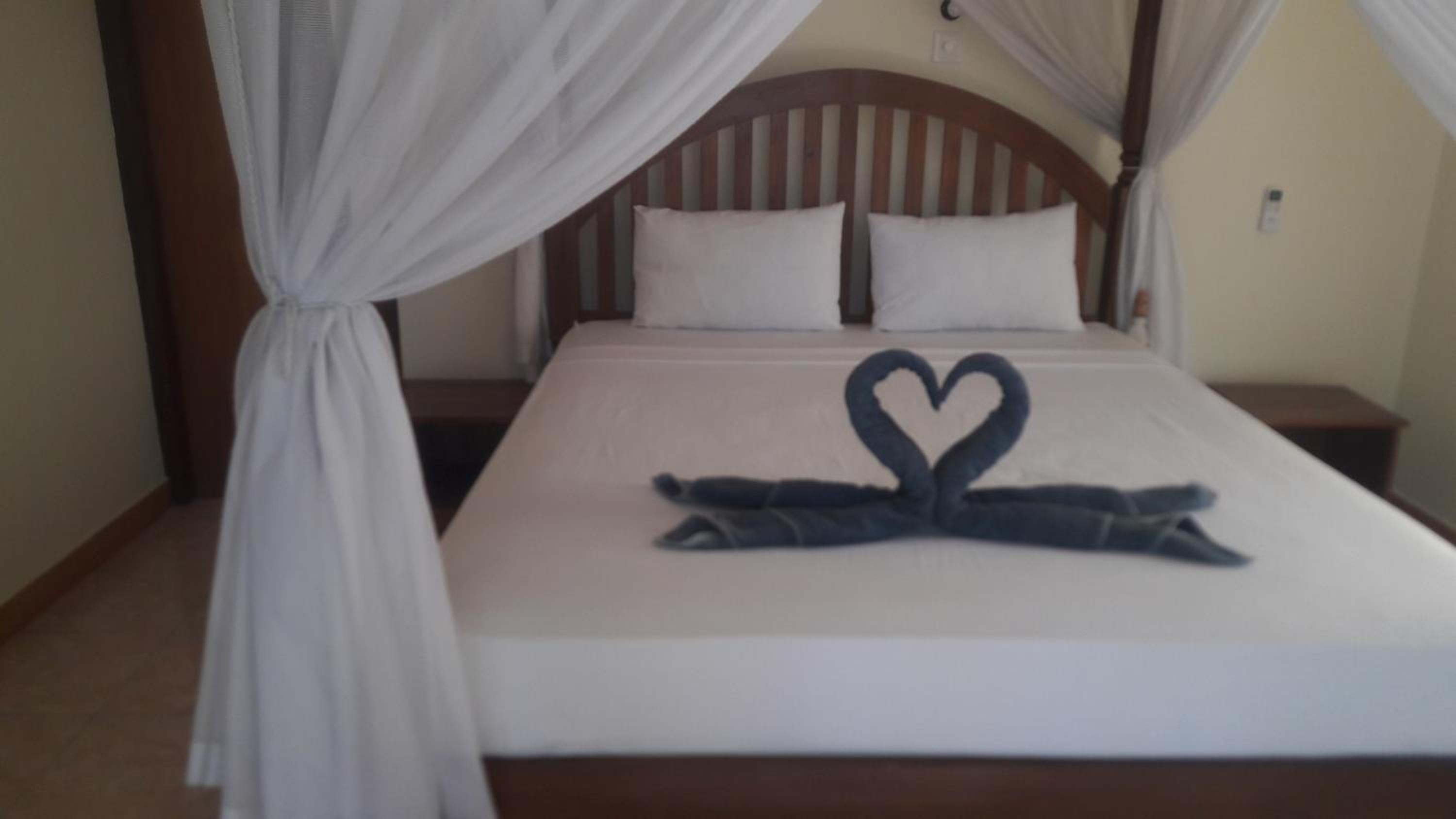 Warung Pantai Bungalows view 4