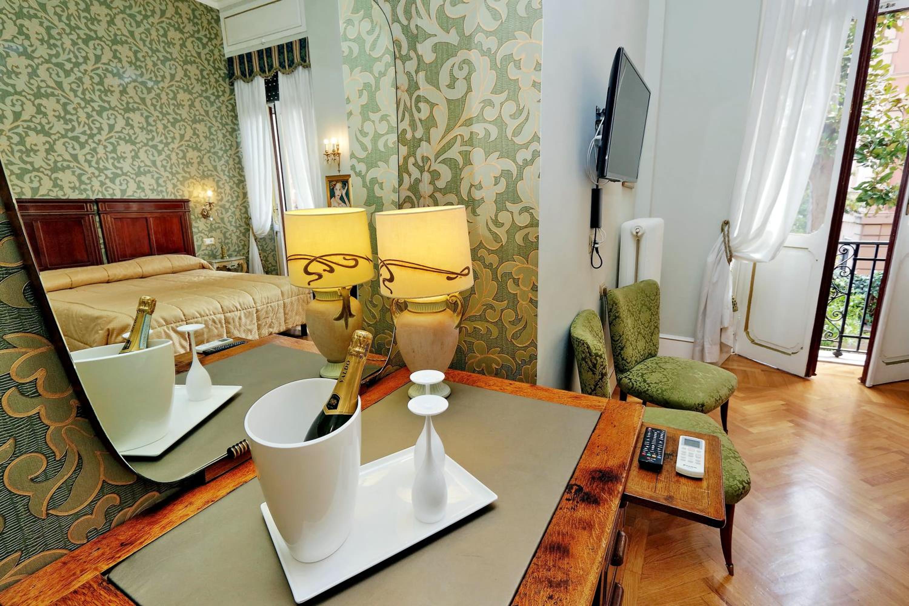 hotel room