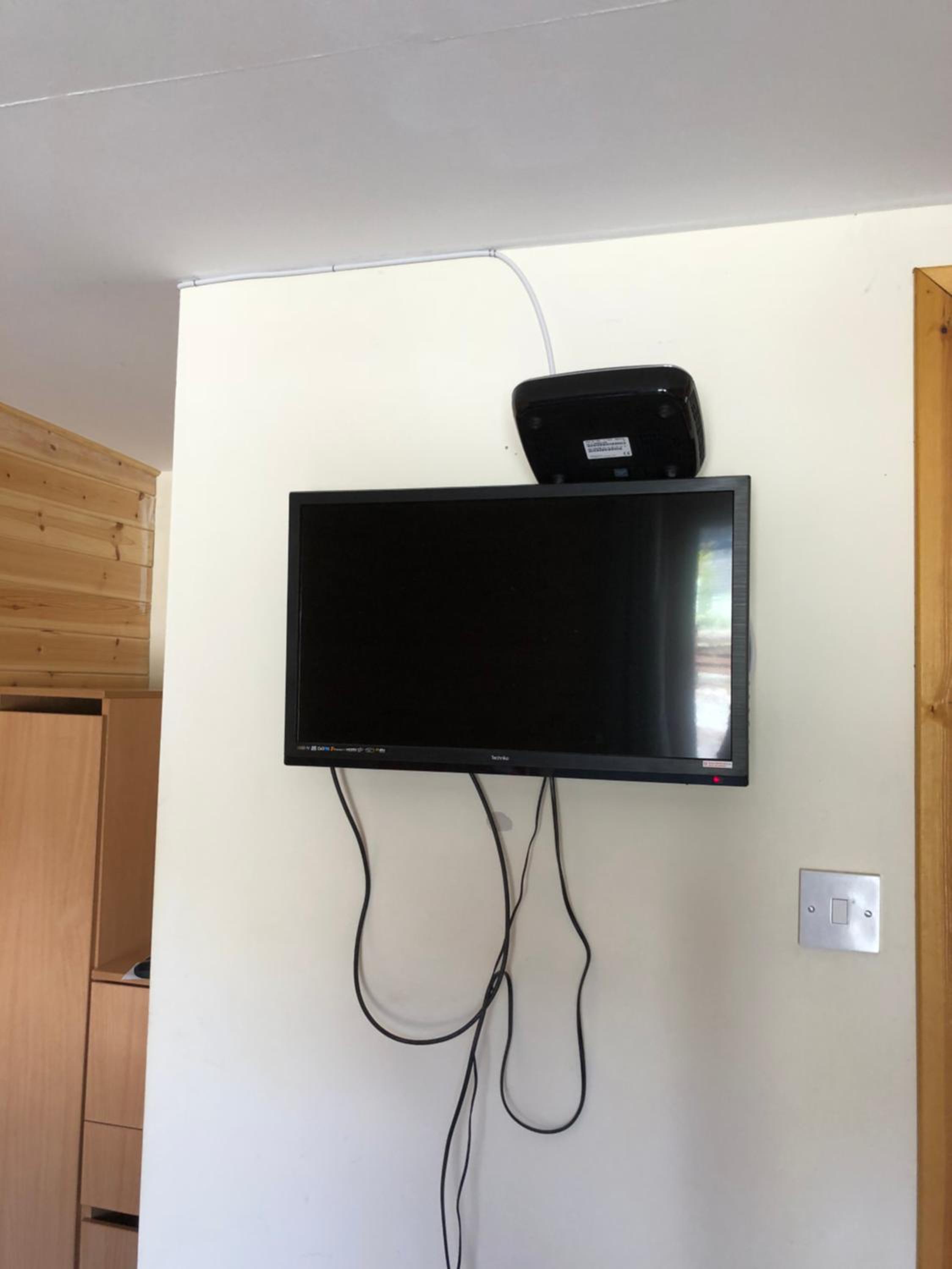 1 Lochness Rooms&Hostel view 3