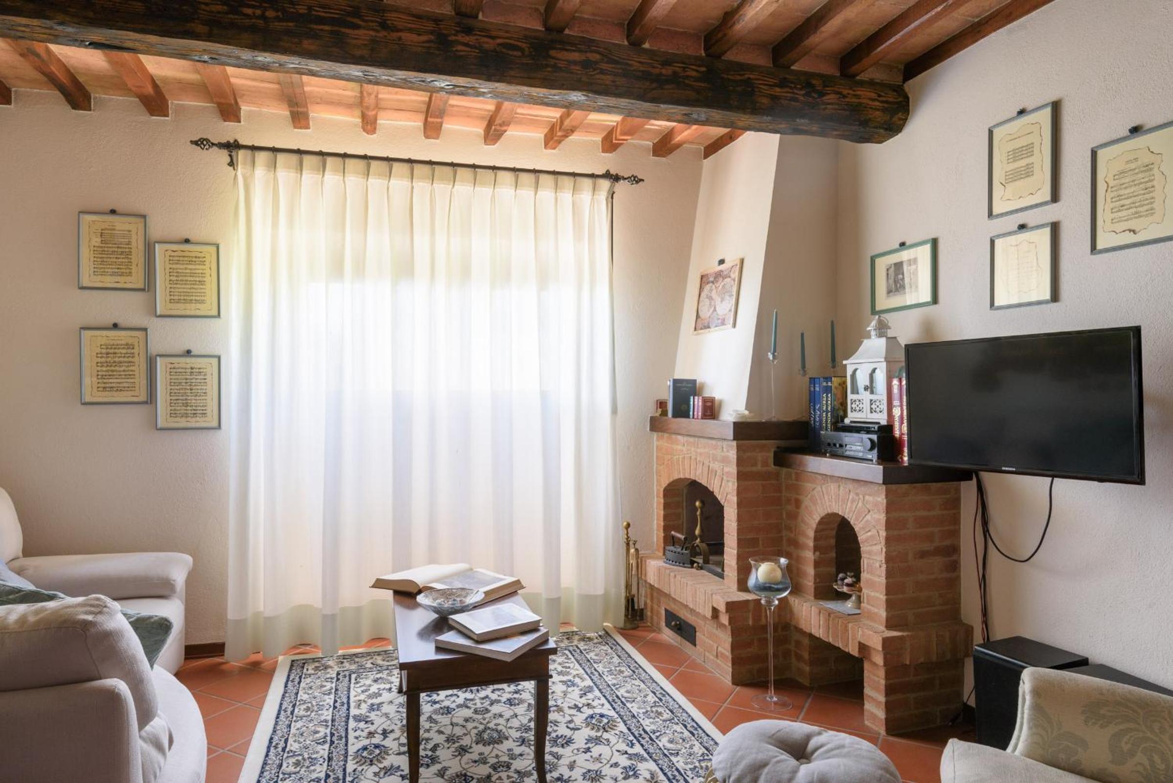 Tuscany Balcony: Crete Senesi view 3