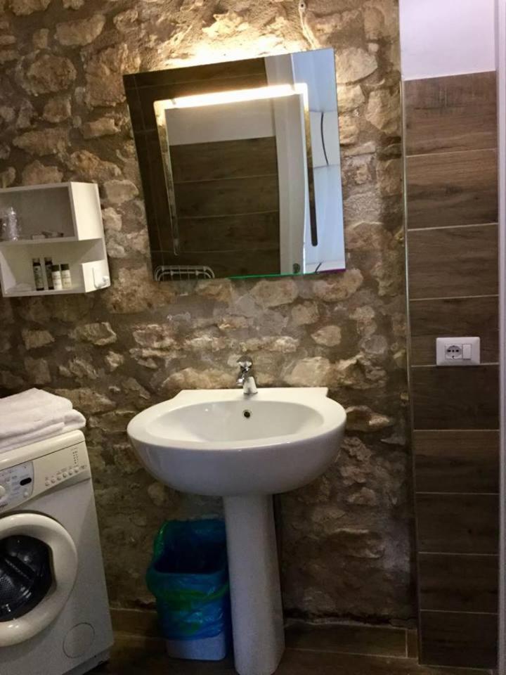 Agriturismo La Commenda-Adults Only