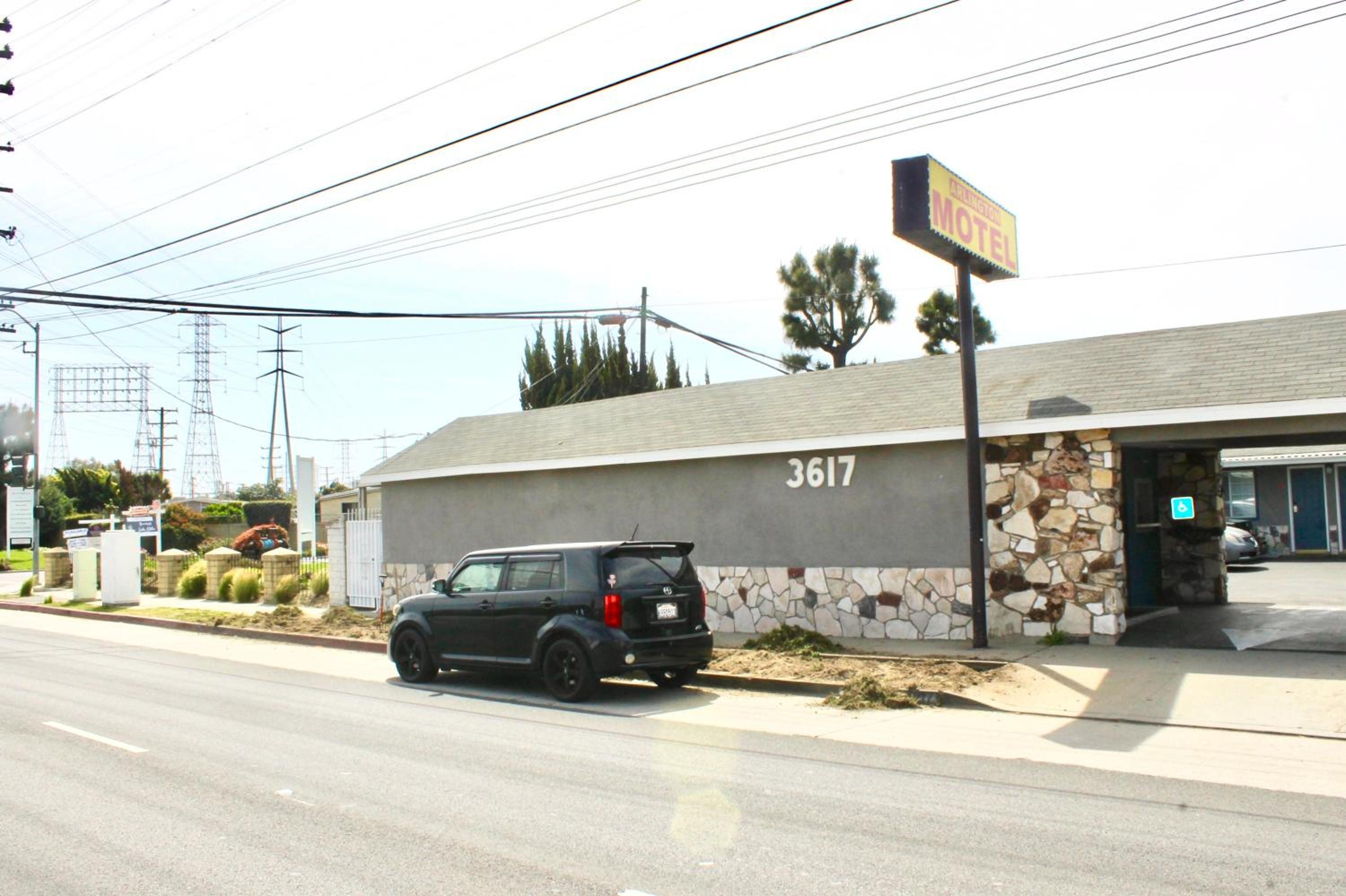 Arlington Motel view 2