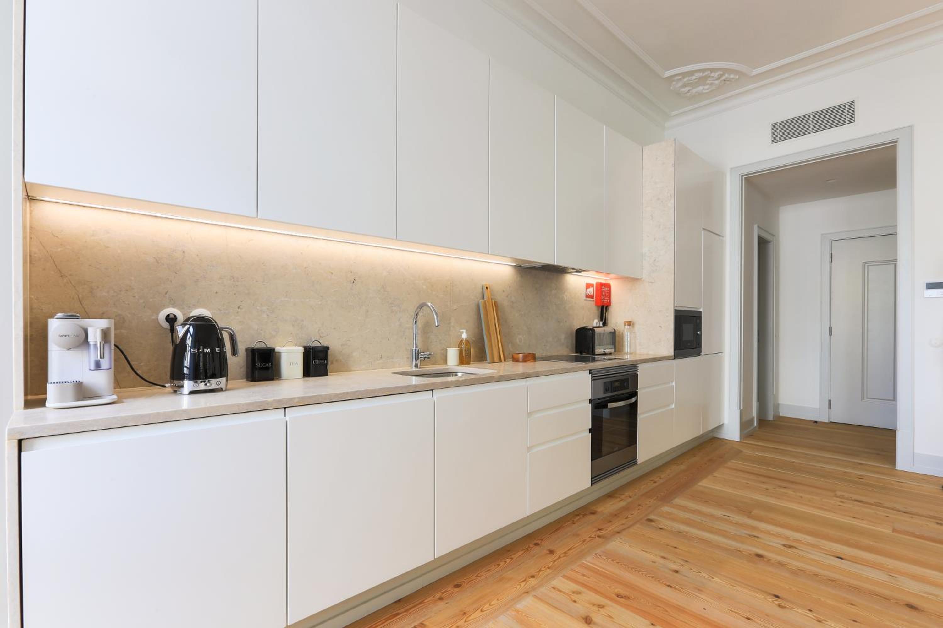 Bacalhoeiros 99 - Beautiful and bright Apartment @ Baixa, Chiado view 3