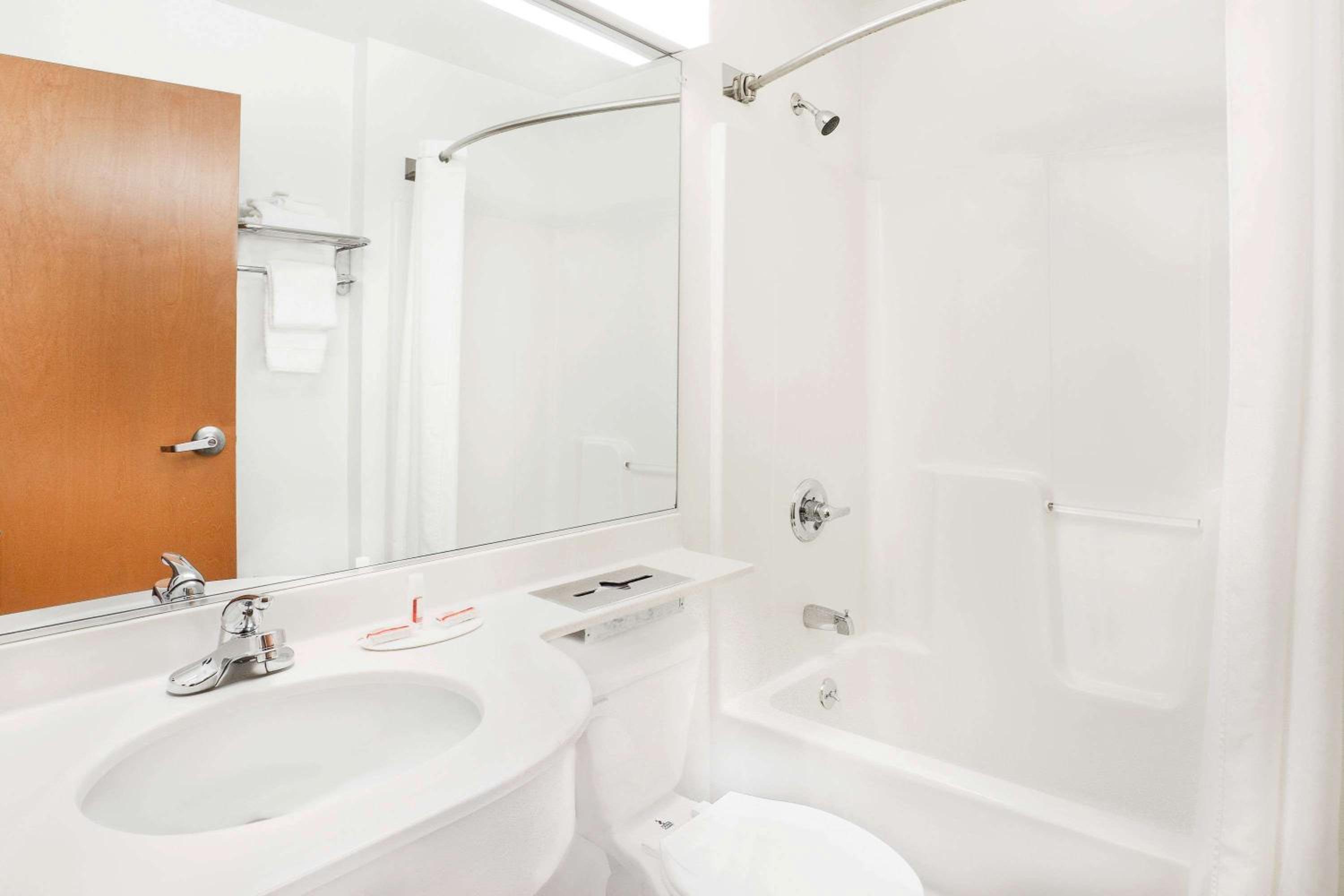 Beckley Vacations - Microtel Inn  Suites Beckley East - Property Image 16