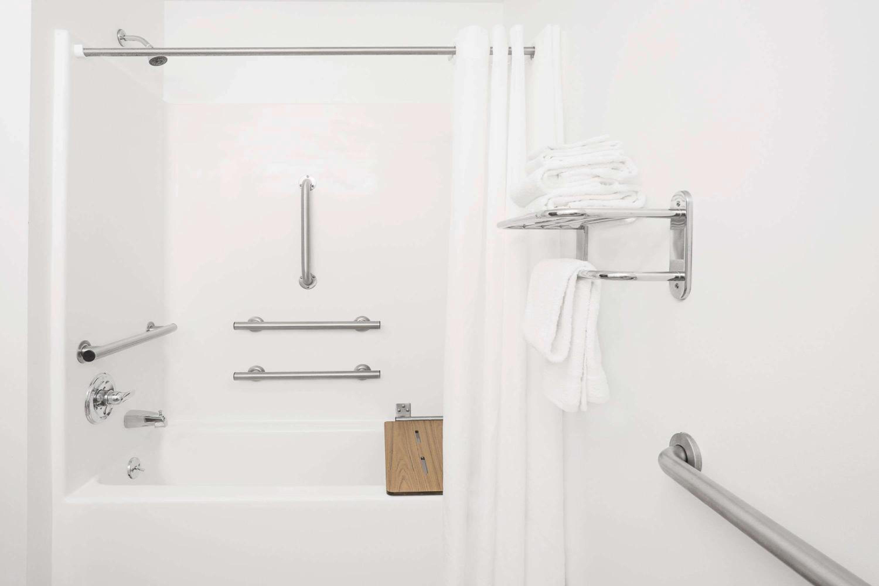 Beckley Vacations - Microtel Inn  Suites Beckley East - Property Image 18