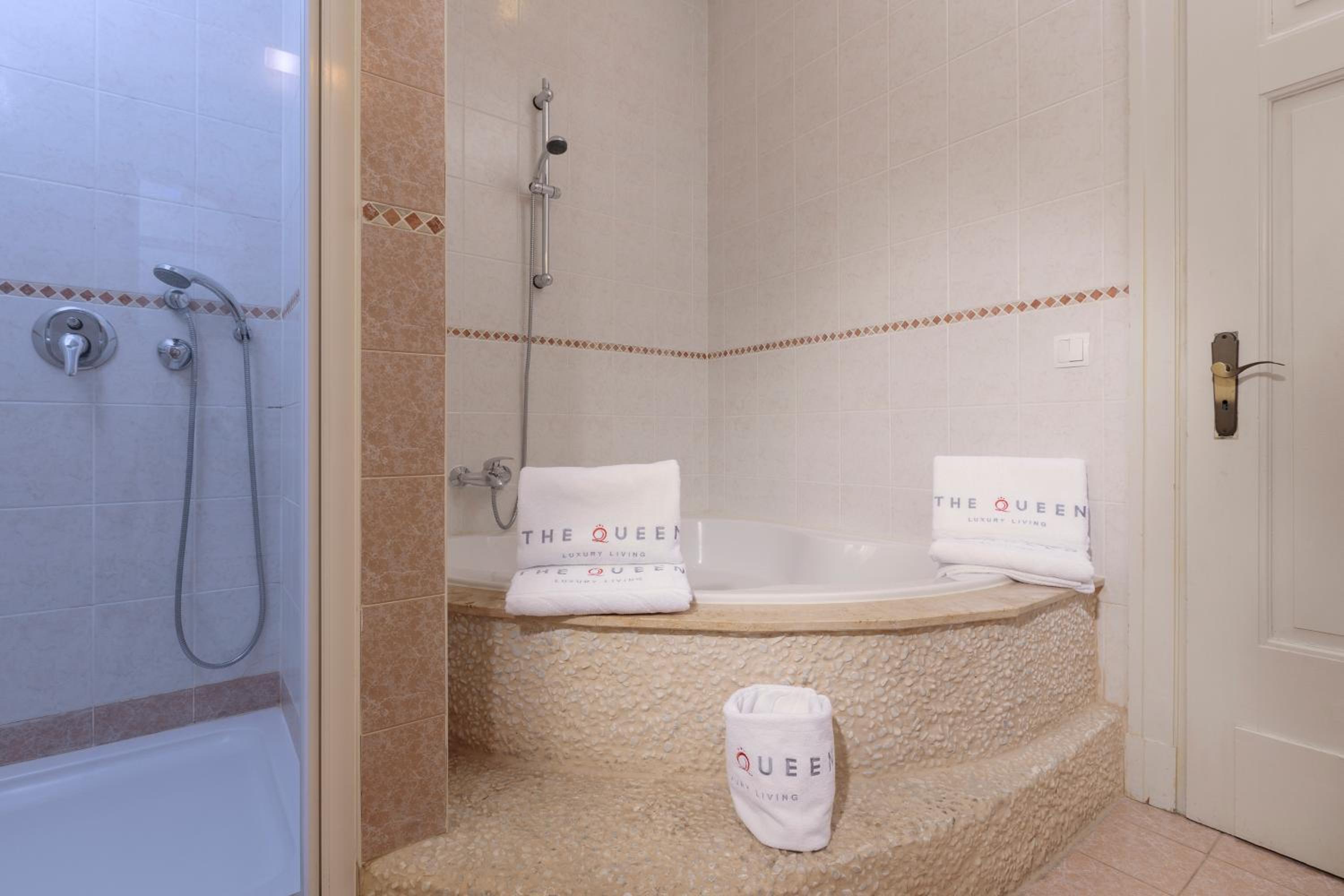 The Queen Luxury Apartments - Villa Gemma
