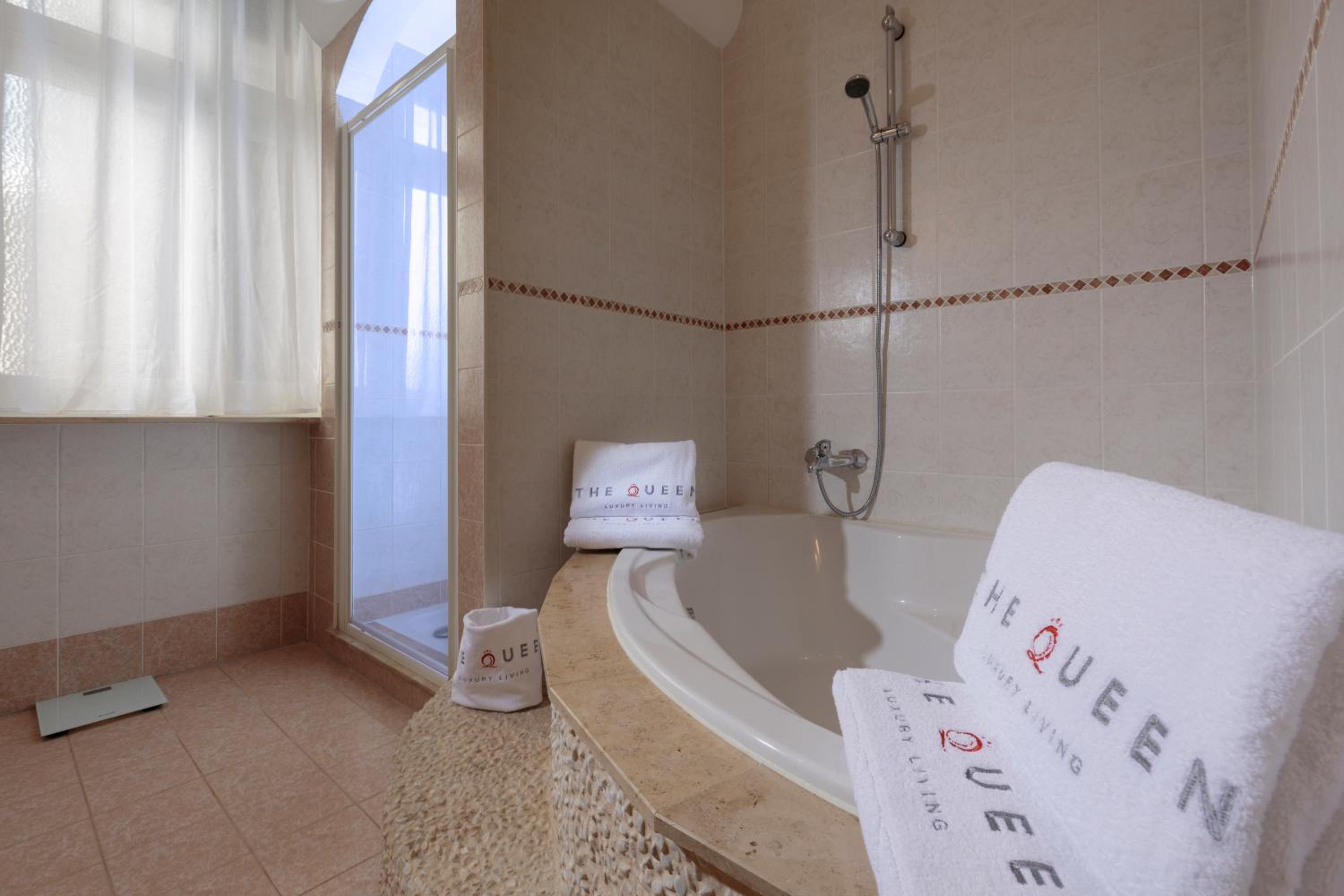 The Queen Luxury Apartments - Villa Gemma