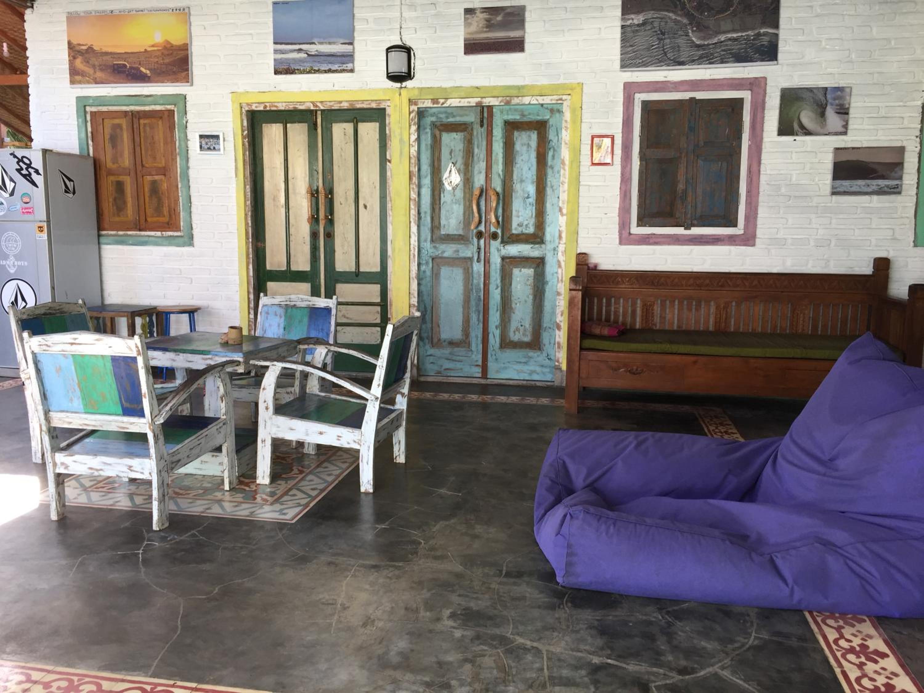 Medewi Secret SurfCamp