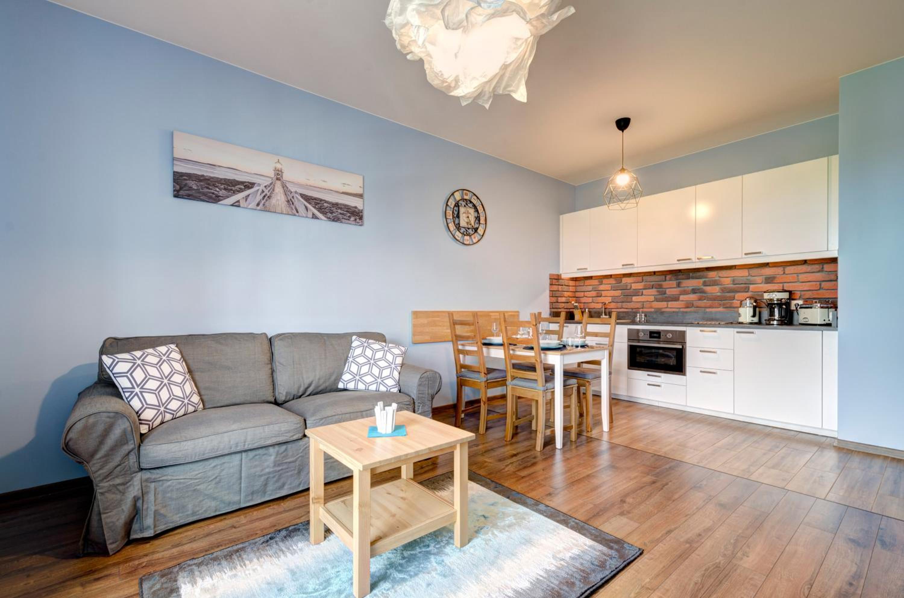 Live & Travel Apartments Number 1