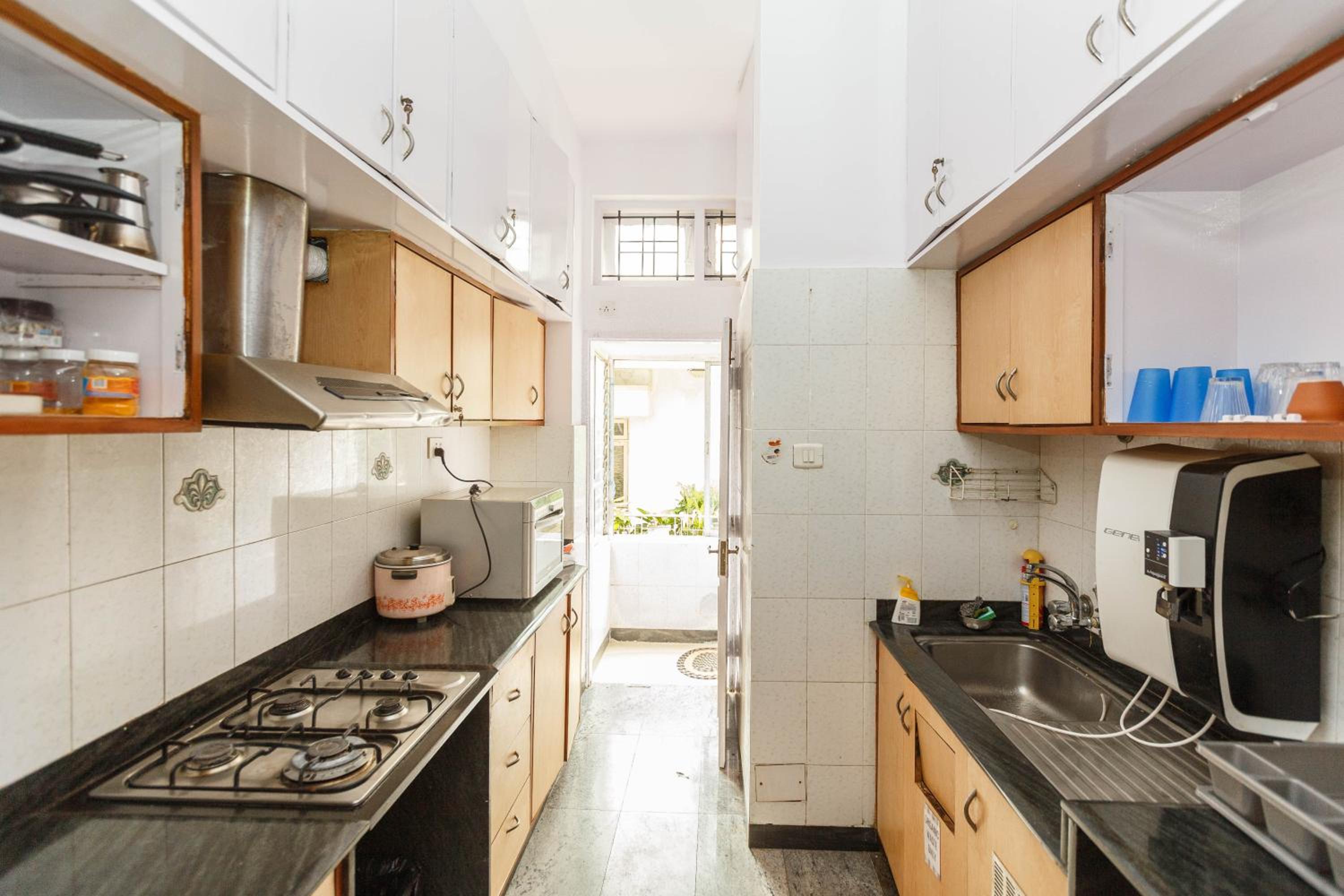 Locul Uptown - Near Bangalore Palace Grounds