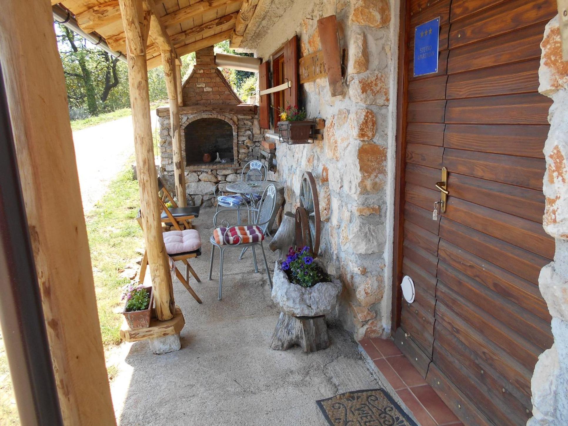 Photo 12
